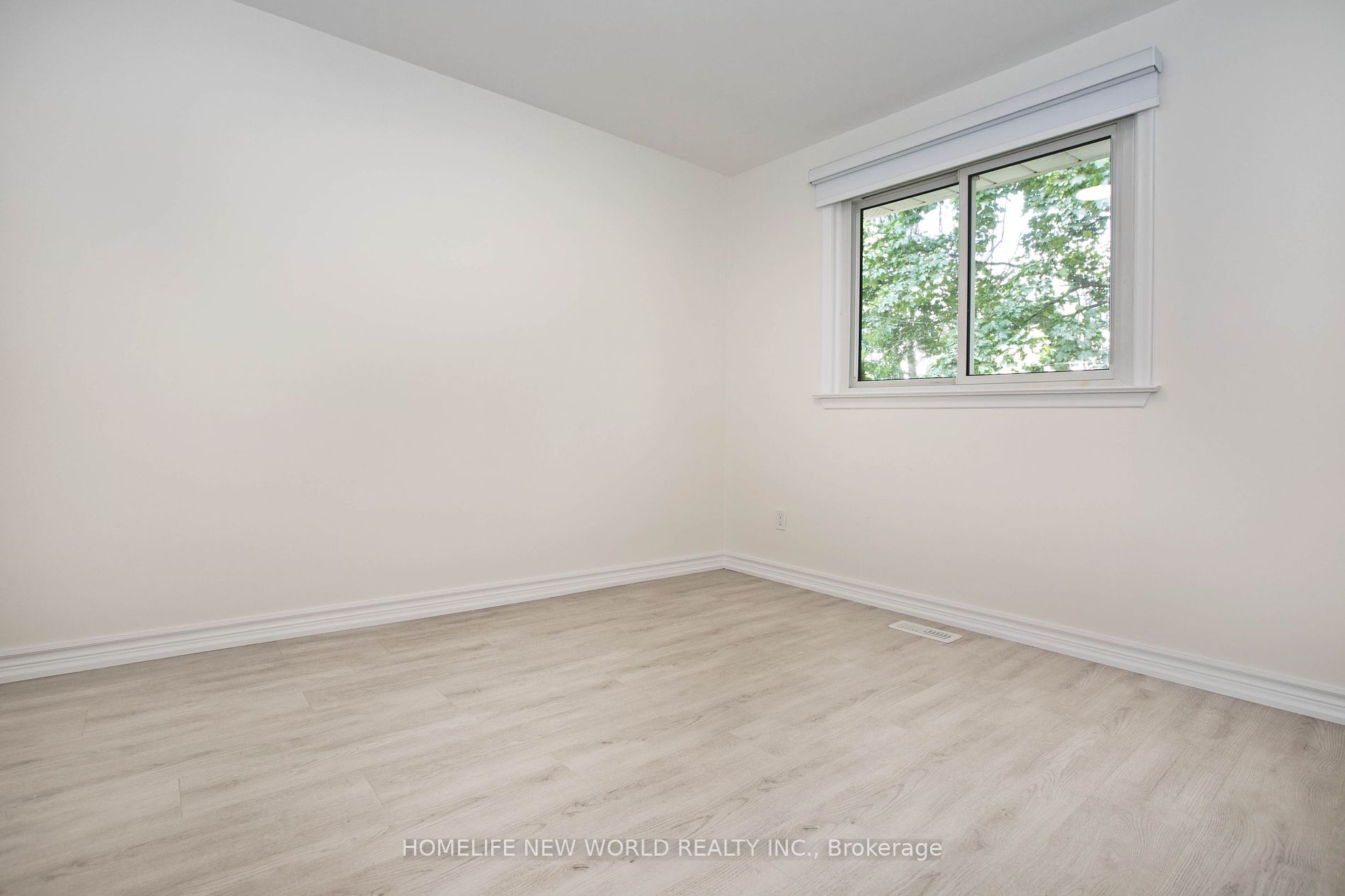 20 Broadlands Blvd