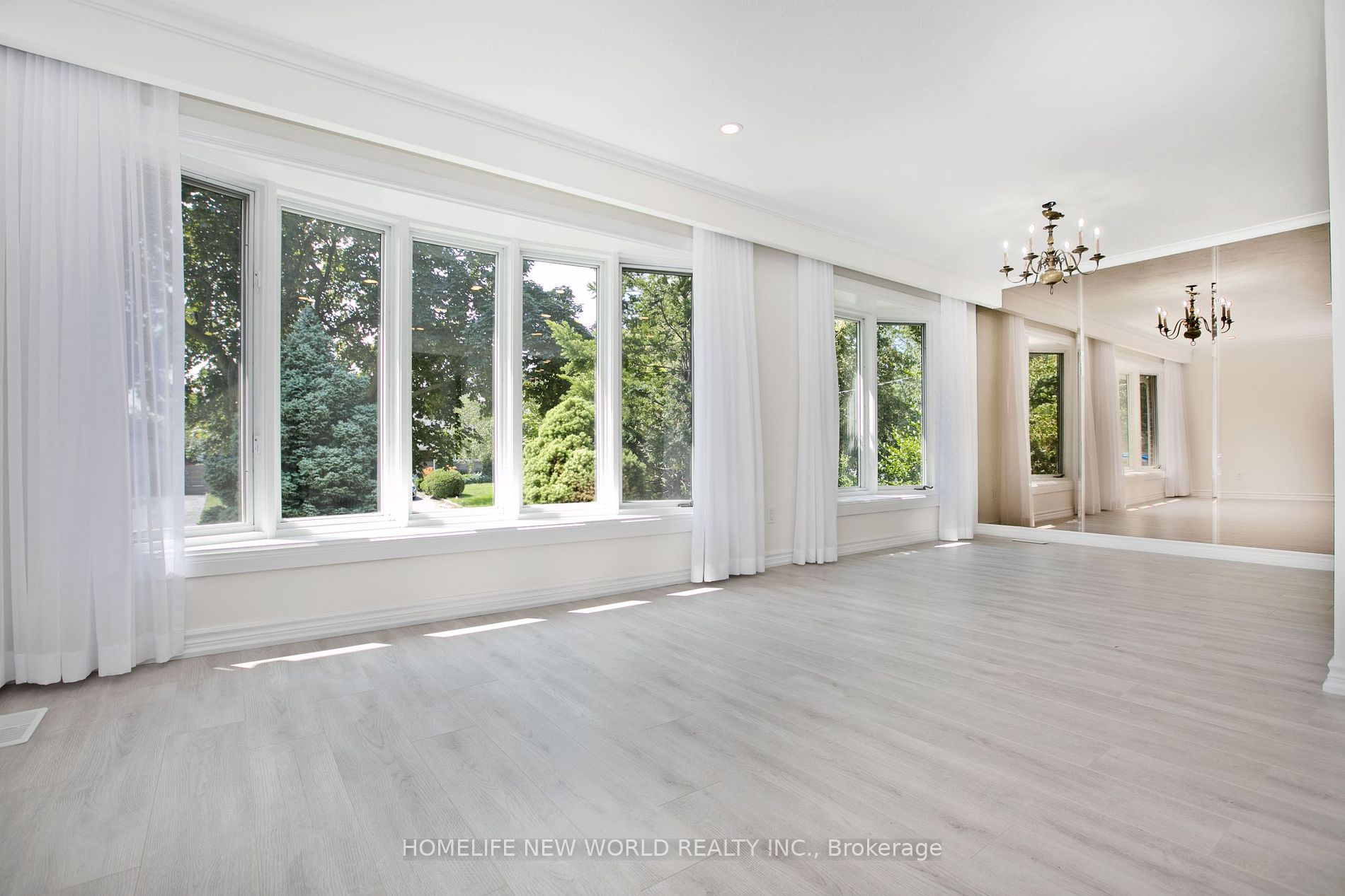 20 Broadlands Blvd