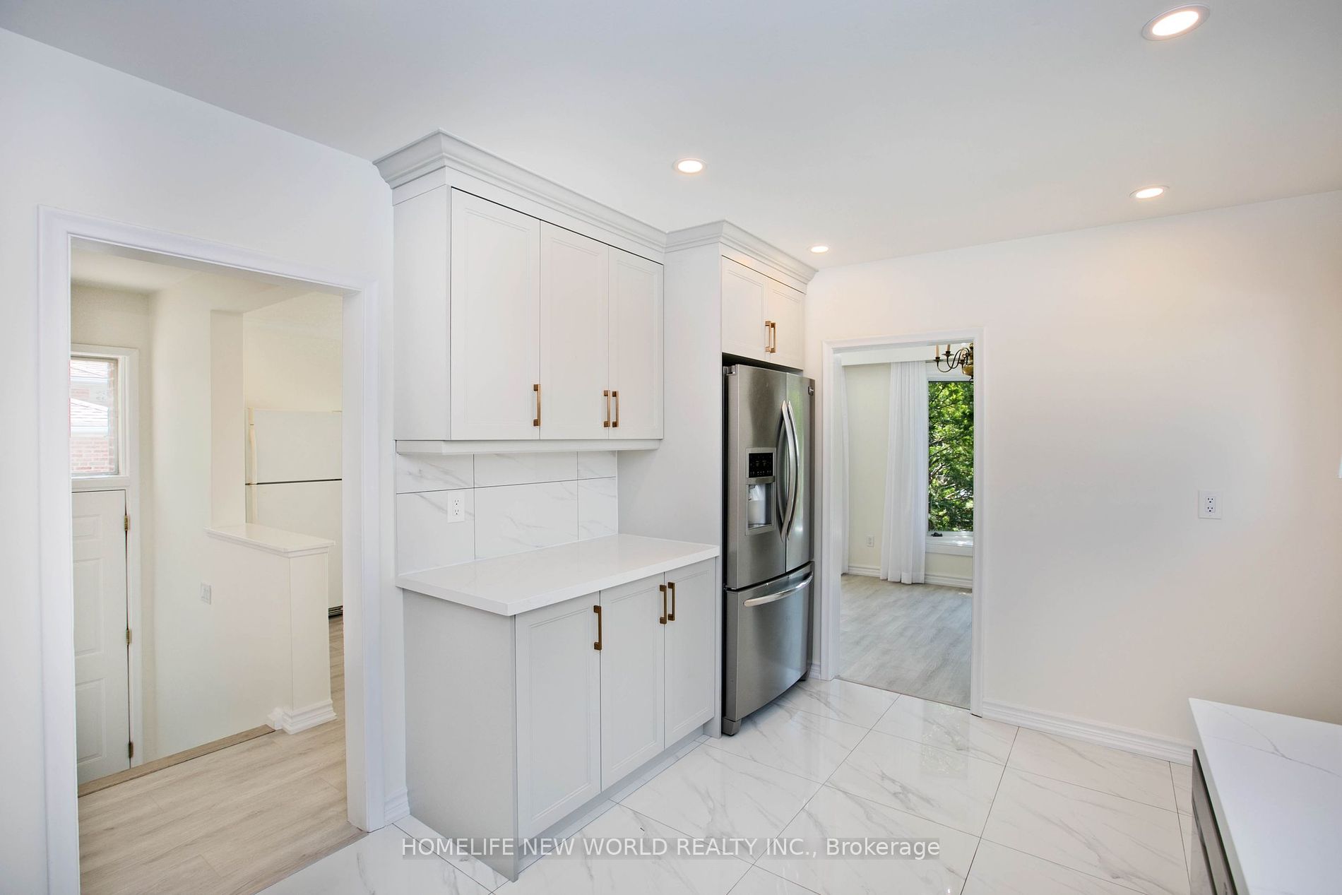 20 Broadlands Blvd