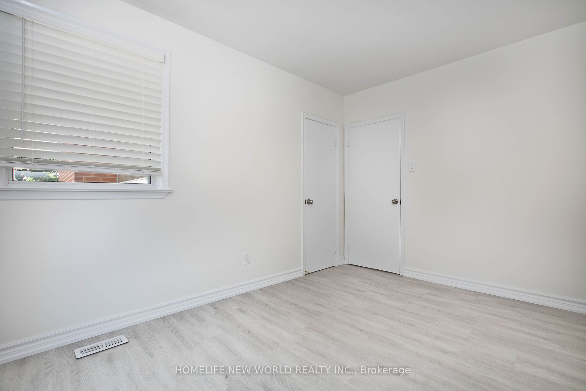 20 Broadlands Blvd
