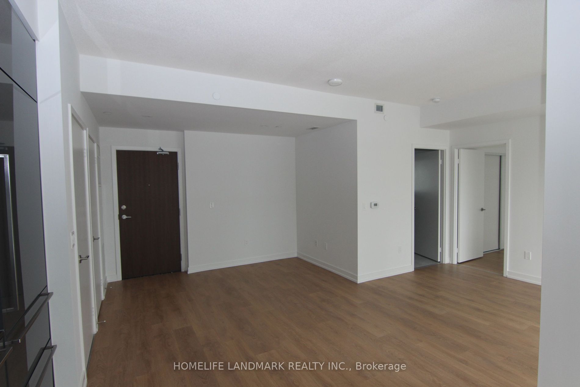 117 McMahon Drive, #2007