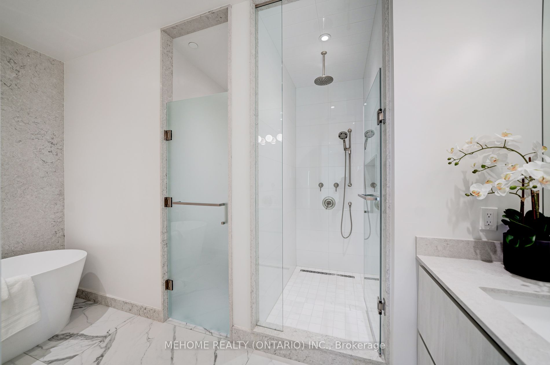 1 Yorkville Ave, #Ph06
