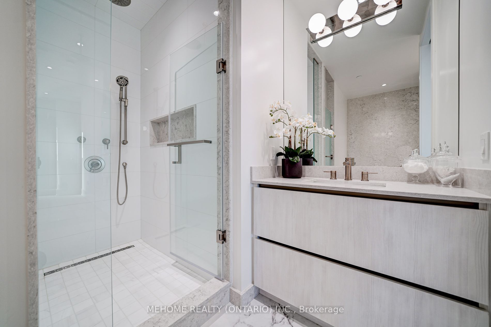 1 Yorkville Ave, #Ph06