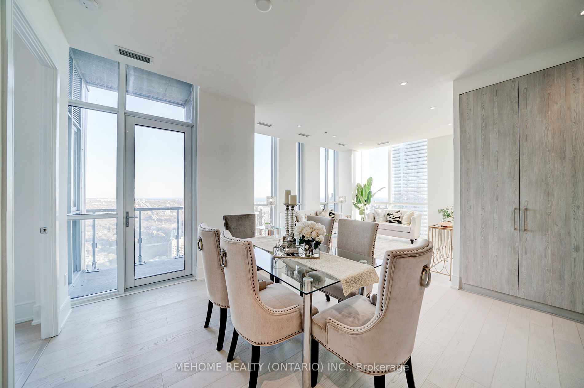 1 Yorkville Ave, #Ph06