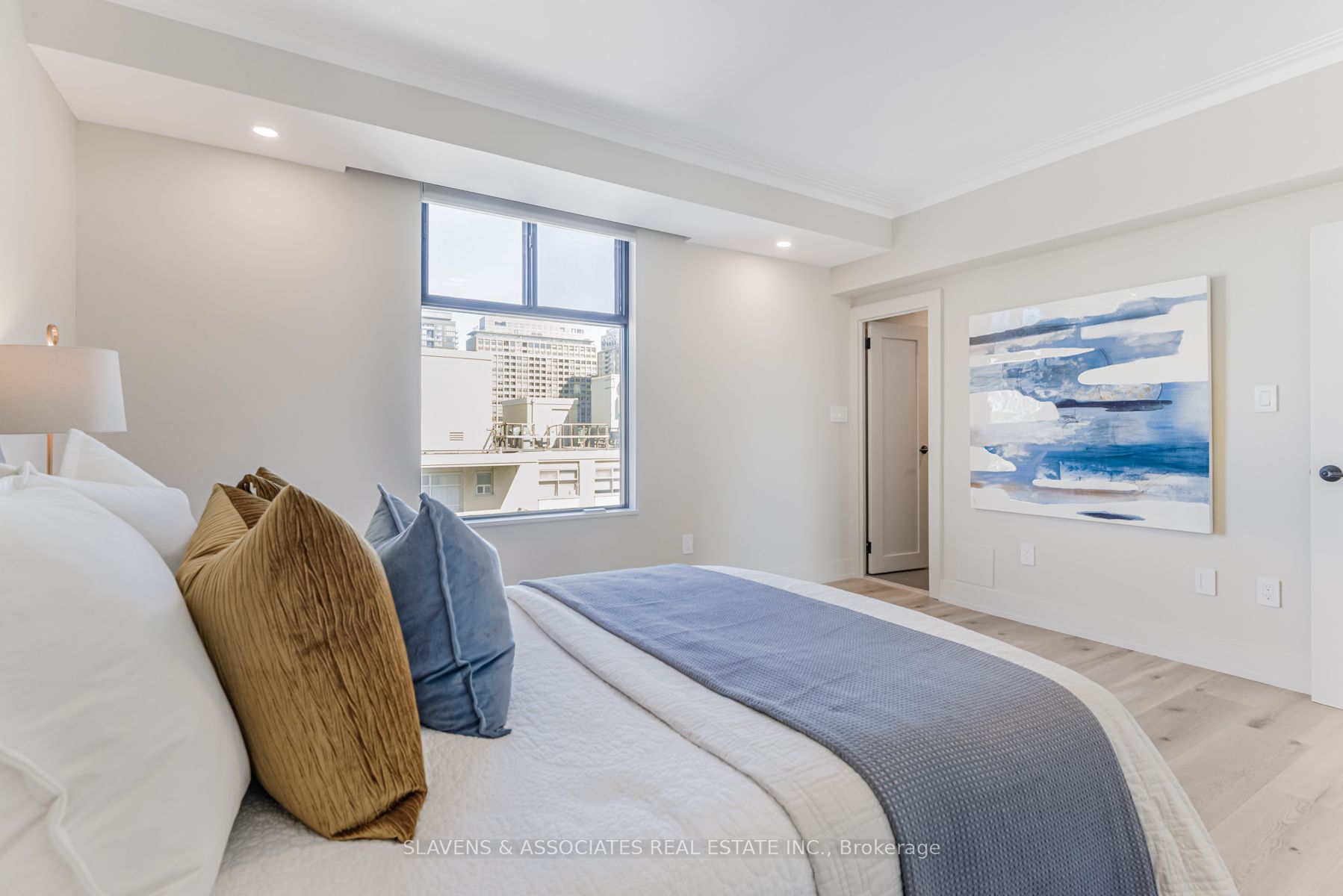 423 Avenue Rd, #9
