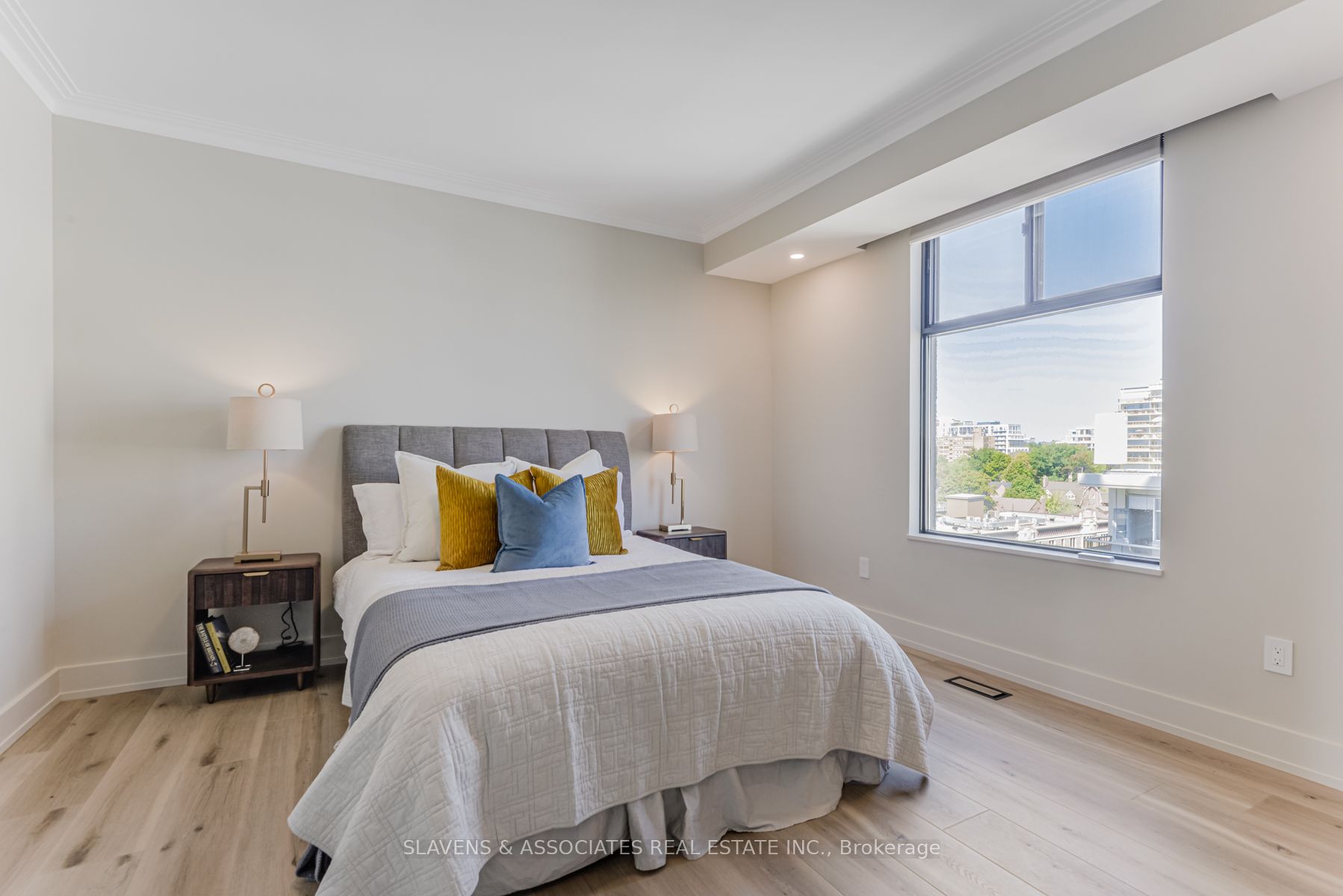 423 Avenue Rd, #9