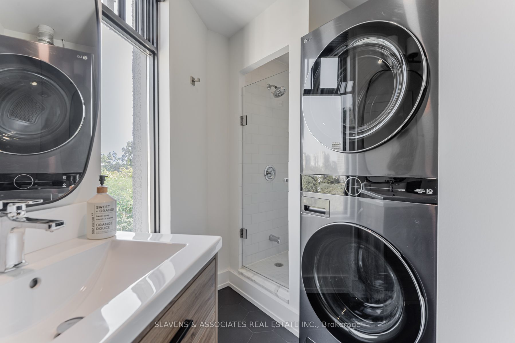 423 Avenue Rd, #9
