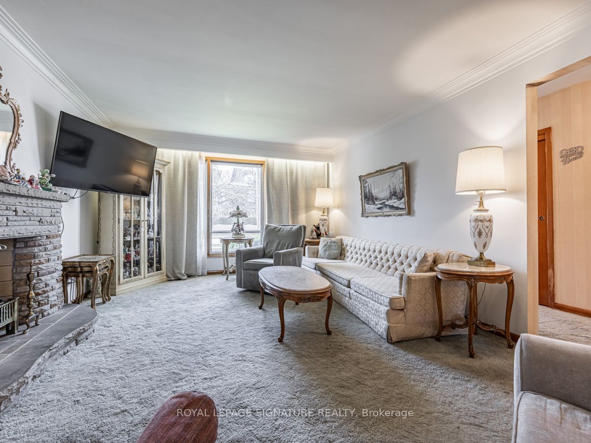 127 Yonge Boulevard
