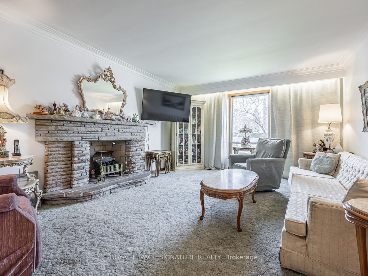 127 Yonge Boulevard