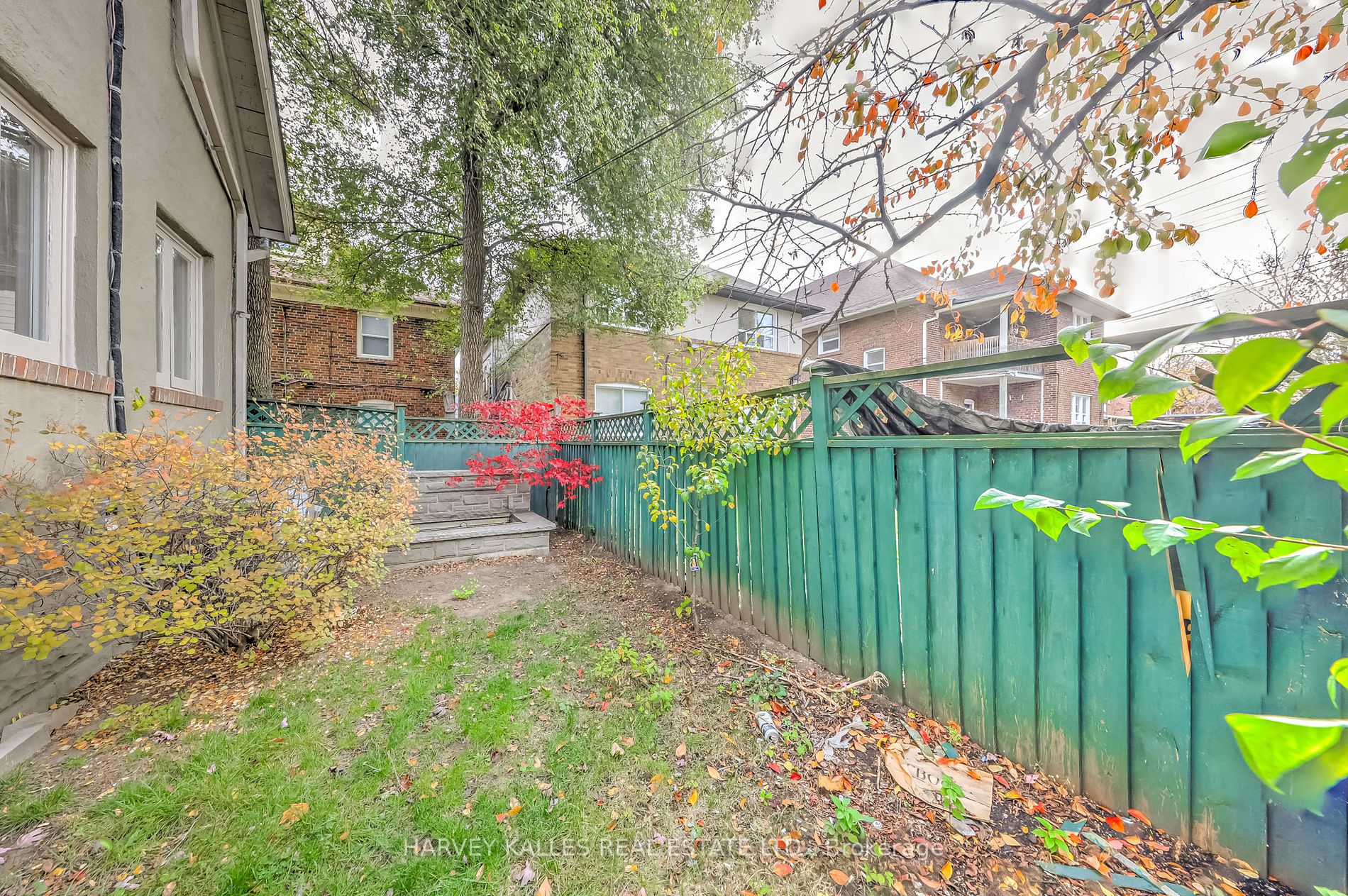 29 Hillhurst Boulevard