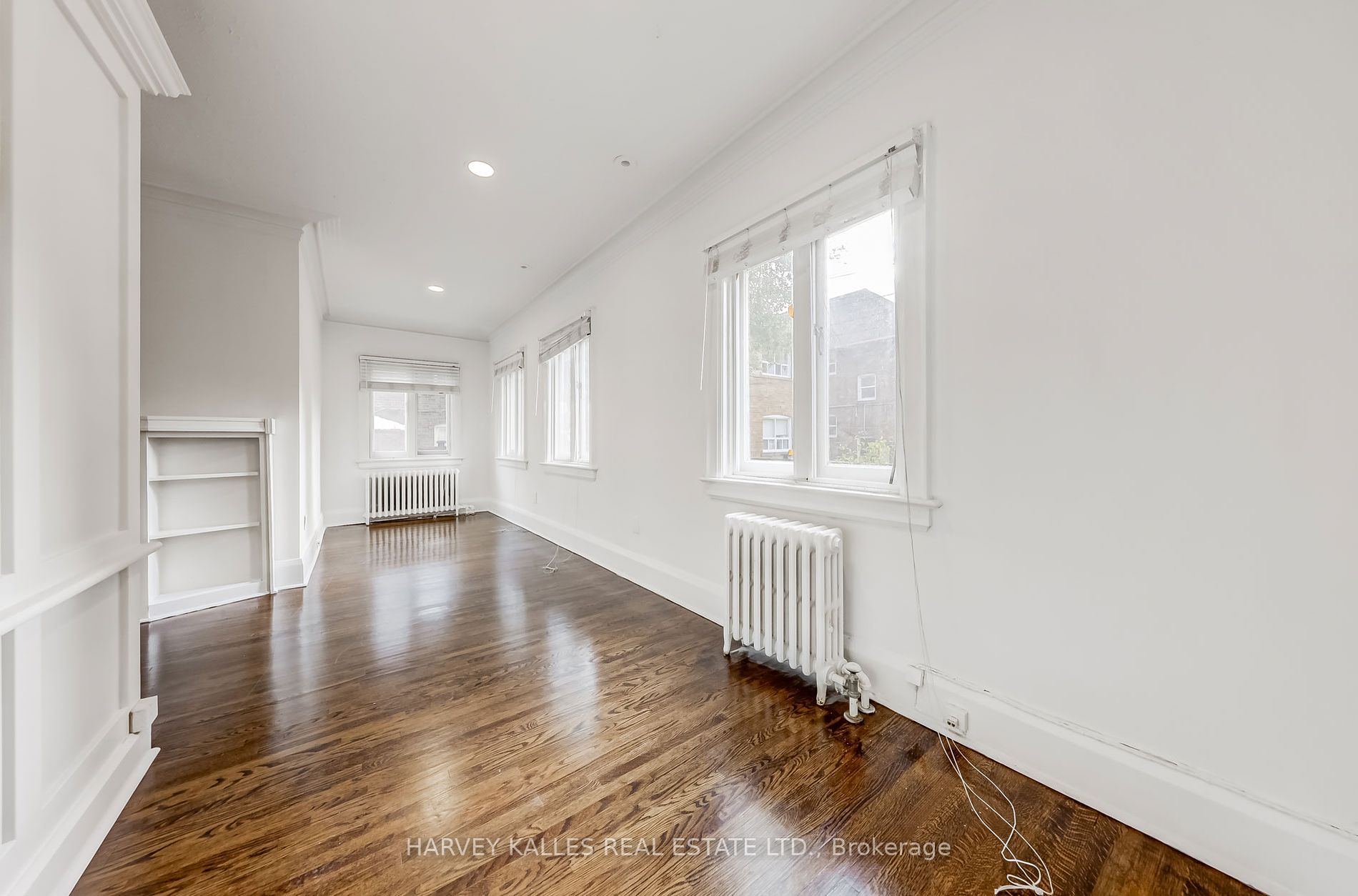 29 Hillhurst Boulevard