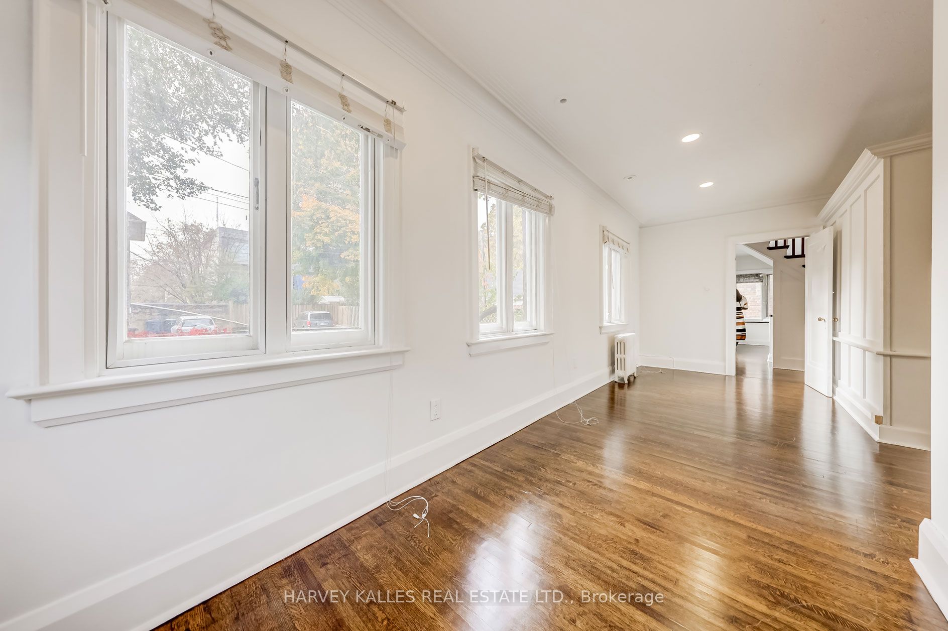 29 Hillhurst Boulevard