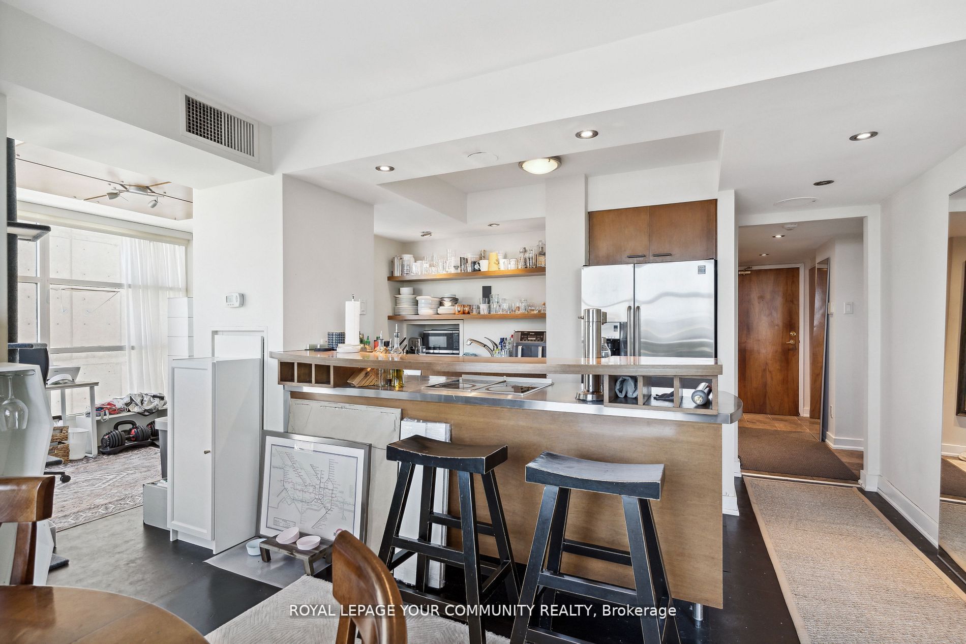 409 Bloor St E, #602