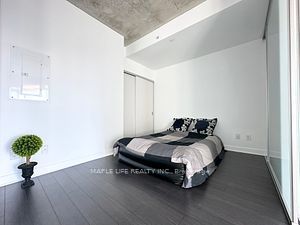 210 Simcoe St, #2309