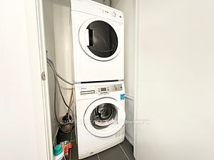 210 Simcoe St, #2309