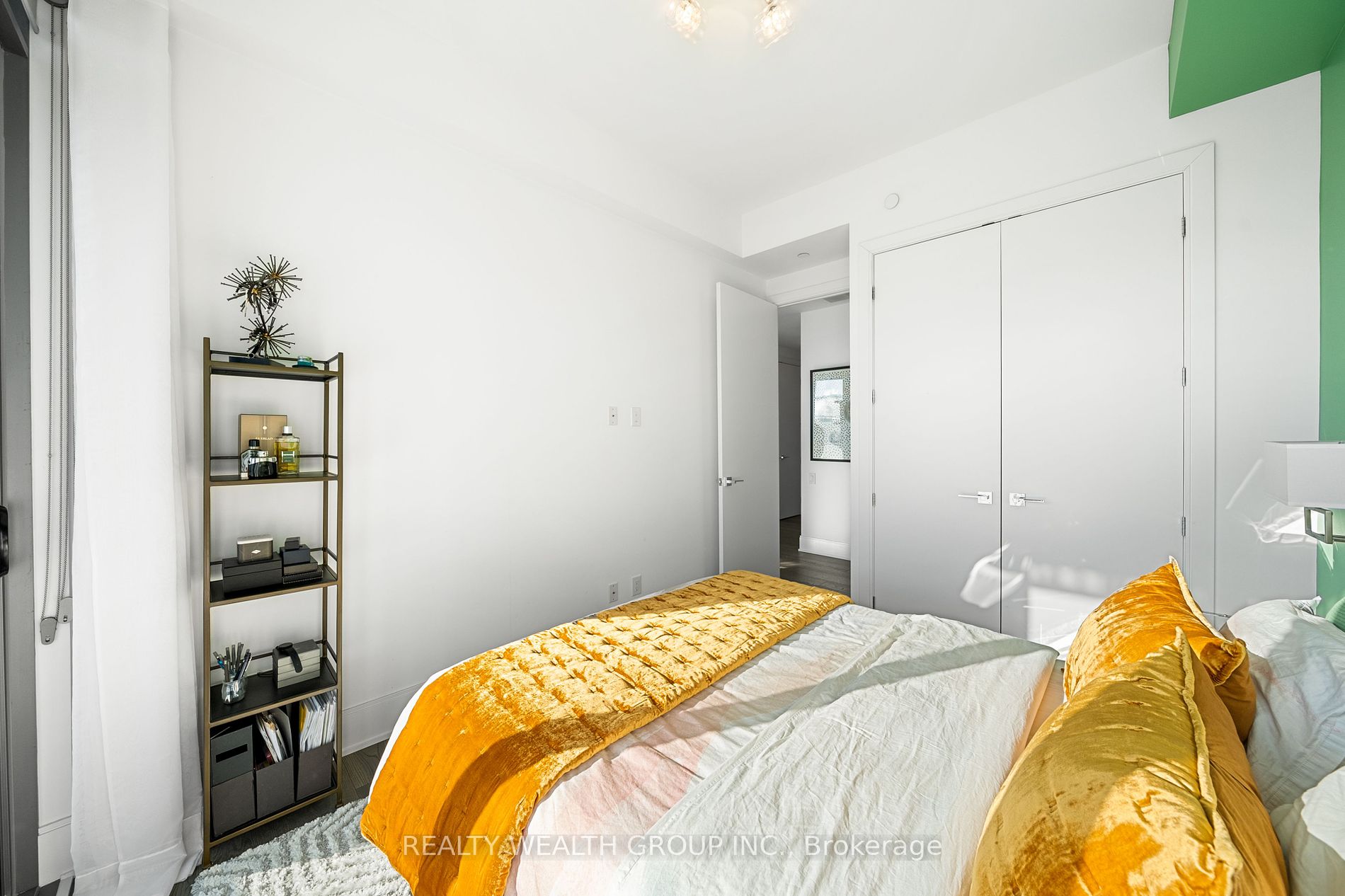 42 Charles St E, #Ph4802