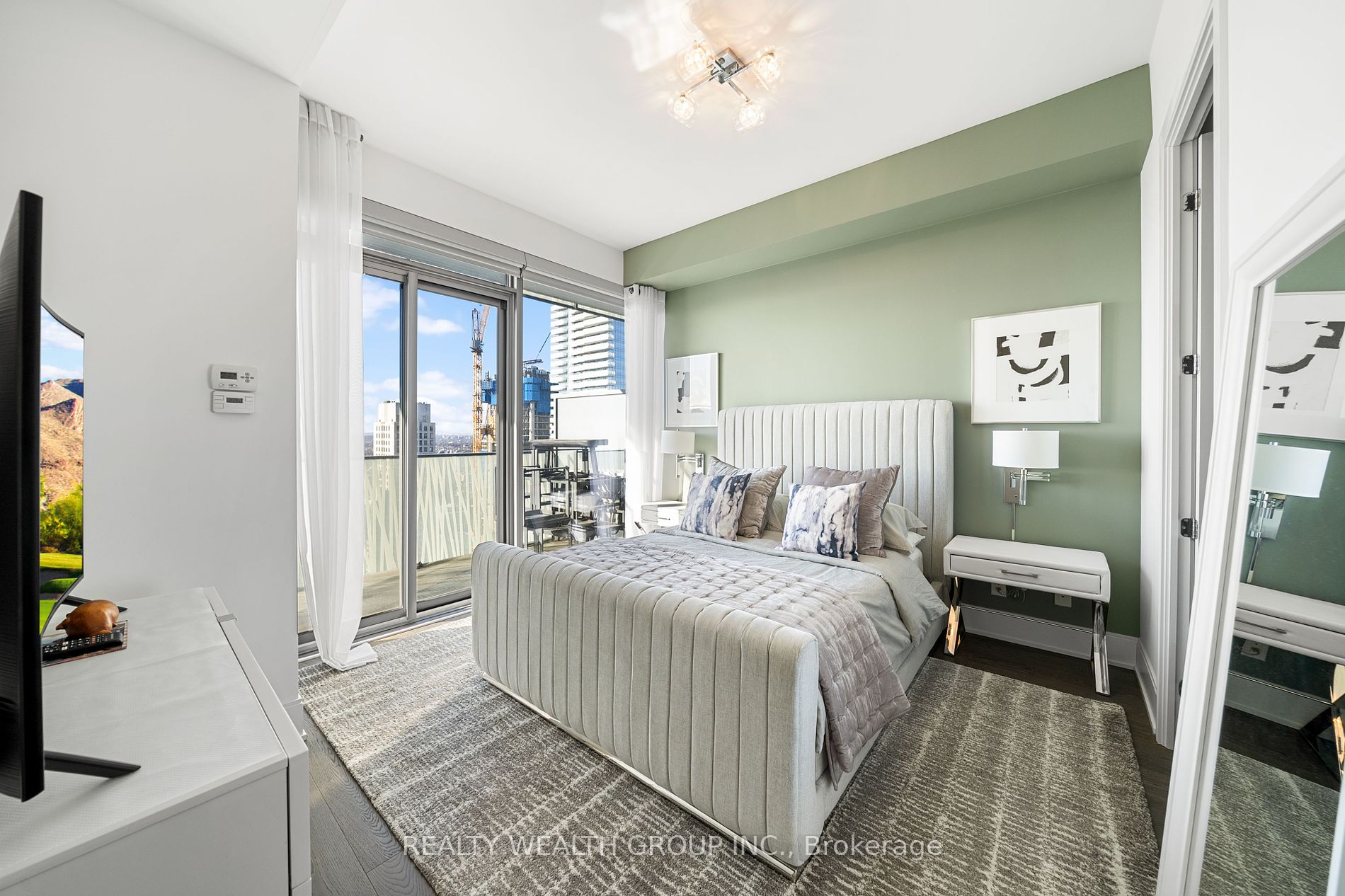 42 Charles St E, #Ph4802