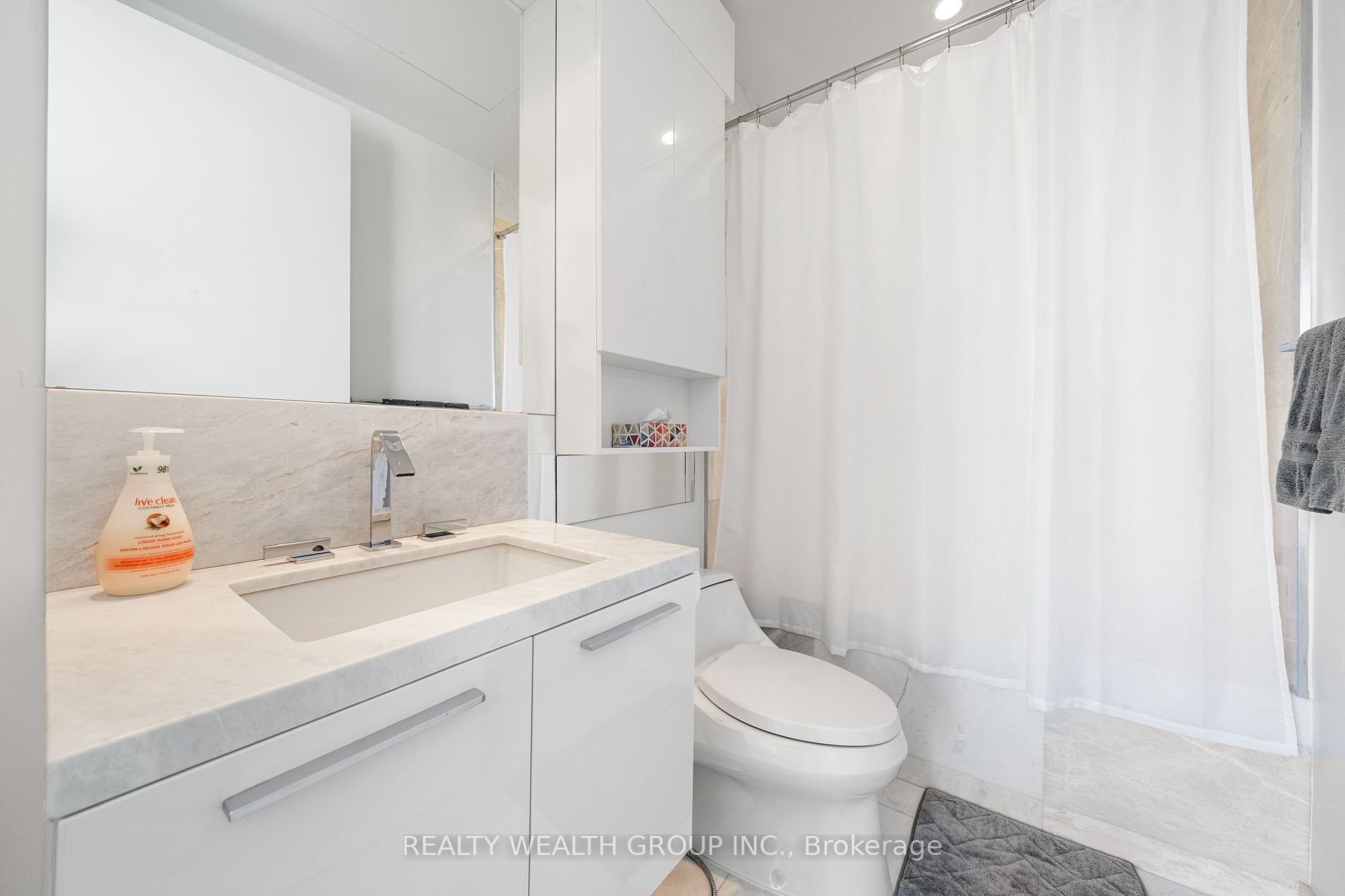 42 Charles St E, #Ph4802