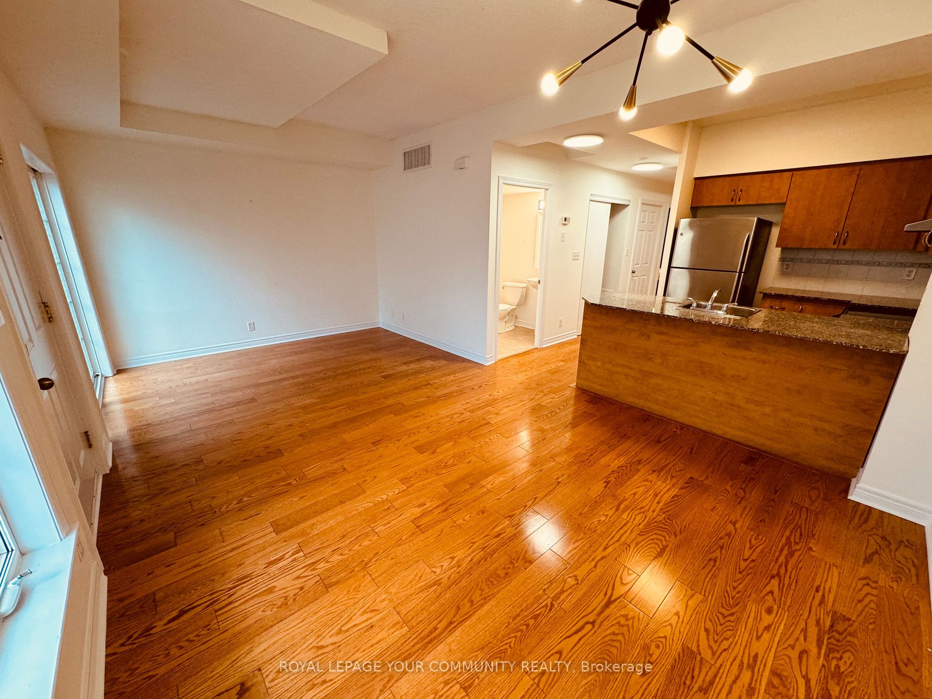 207 Wellesley Street E, #103