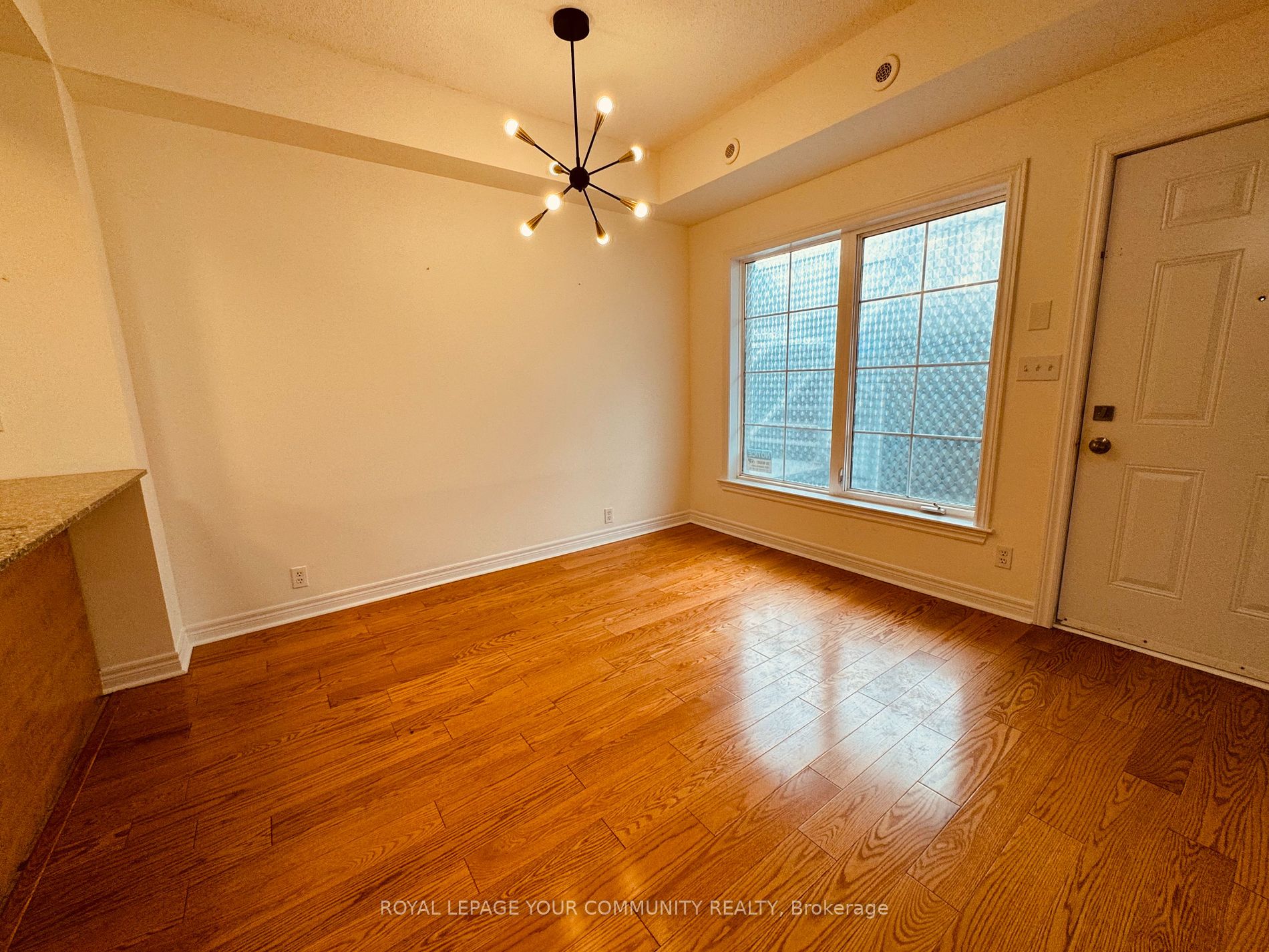 207 Wellesley Street E, #103