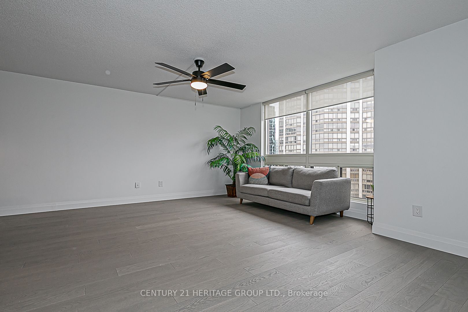 5 Kenneth Ave, #803