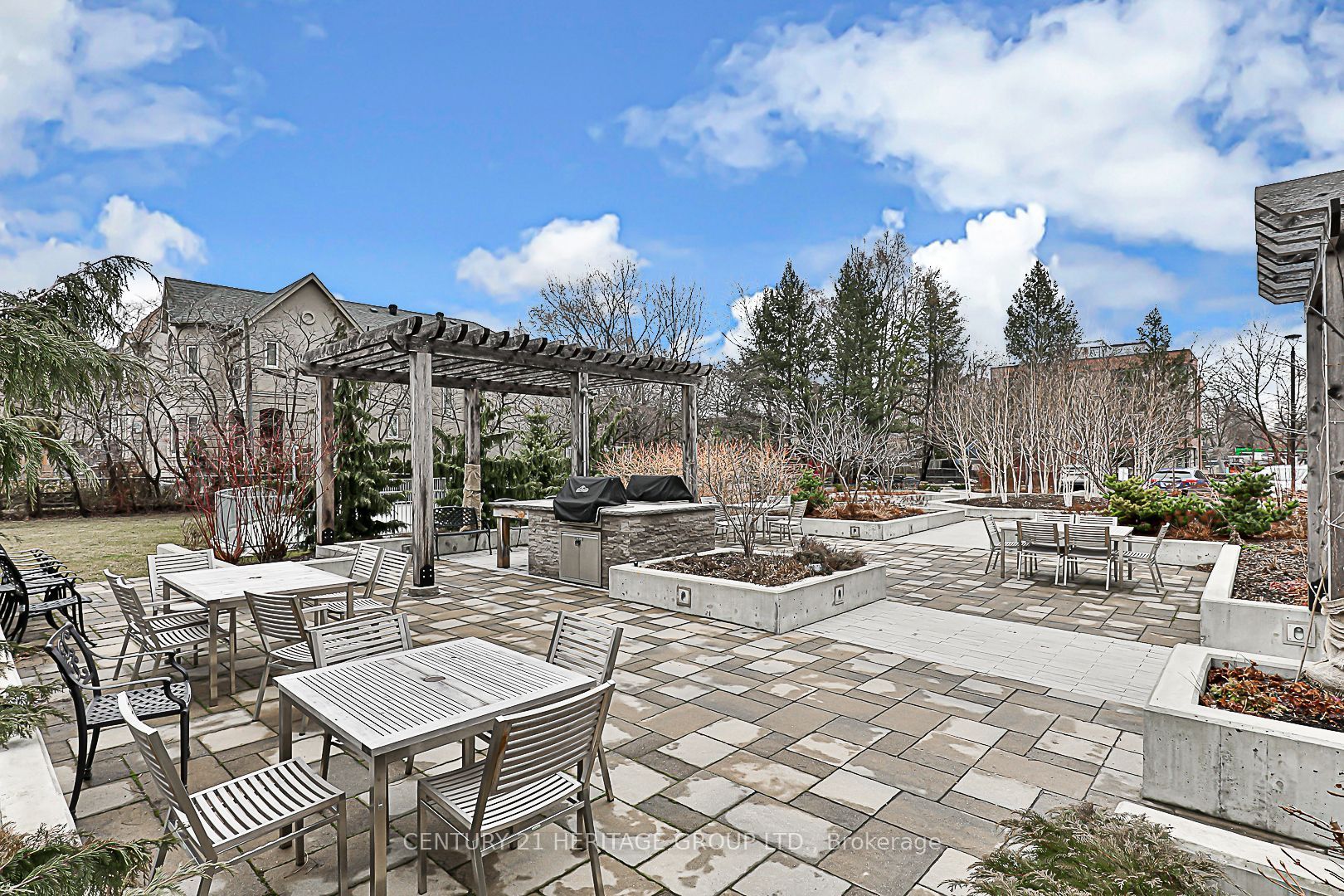 5 Kenneth Ave, #803