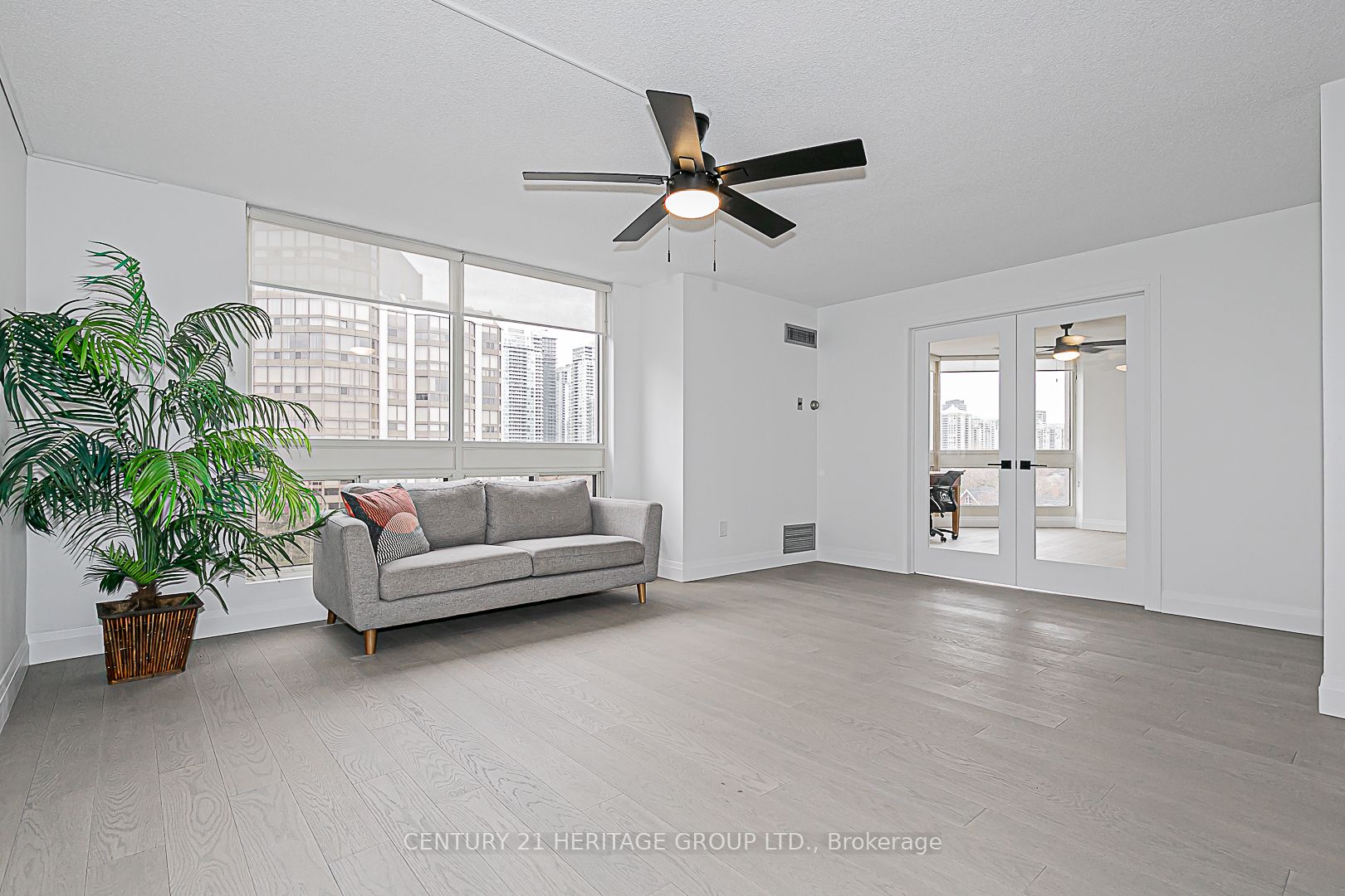 5 Kenneth Ave, #803