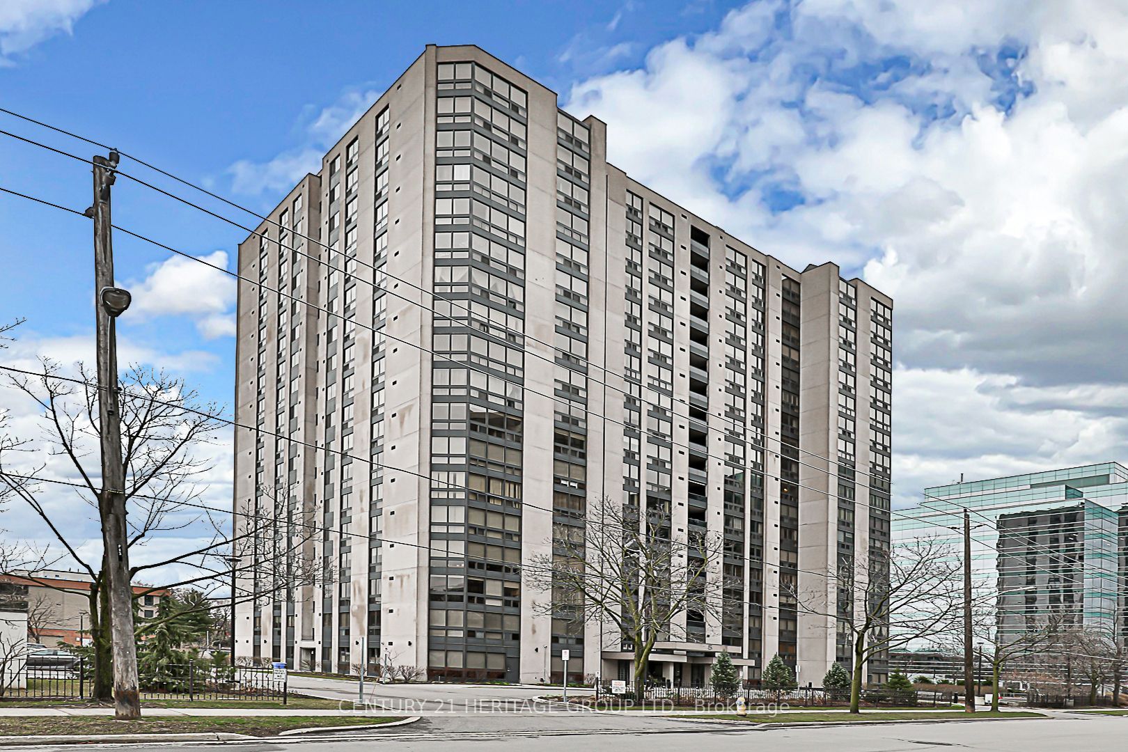 5 Kenneth Ave, #803