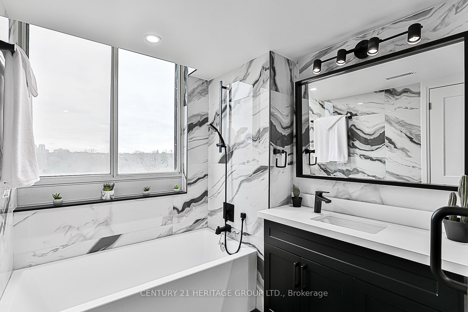 5 Kenneth Ave, #803