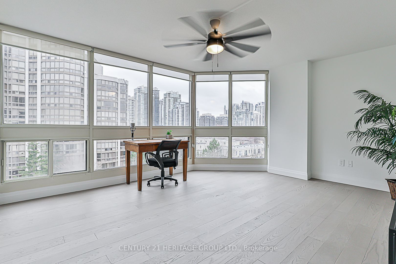 5 Kenneth Ave, #803