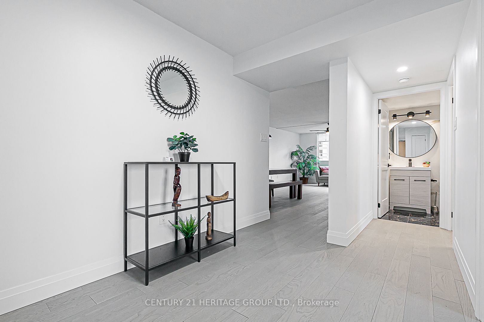 5 Kenneth Ave, #803