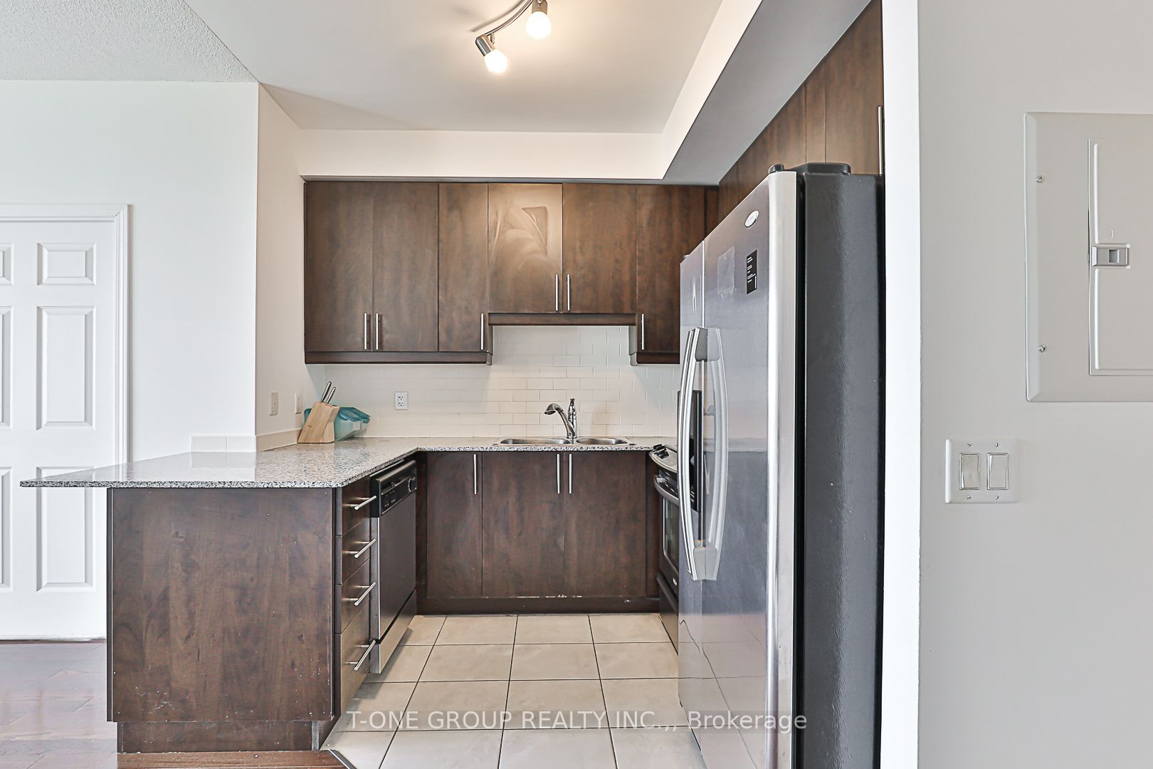 18 Holmes Ave, #2102