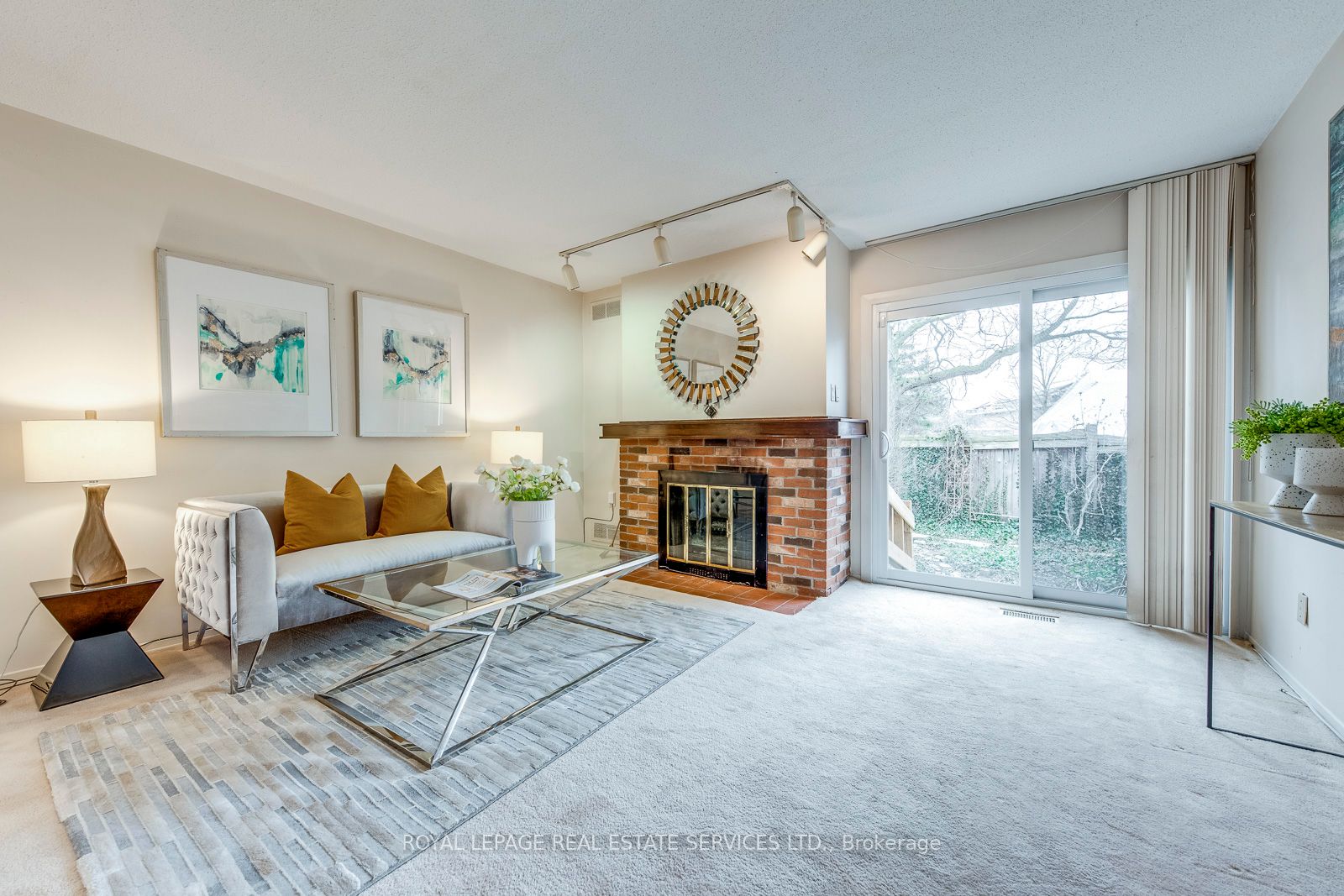 19 Dutch Myrtle Way, #19