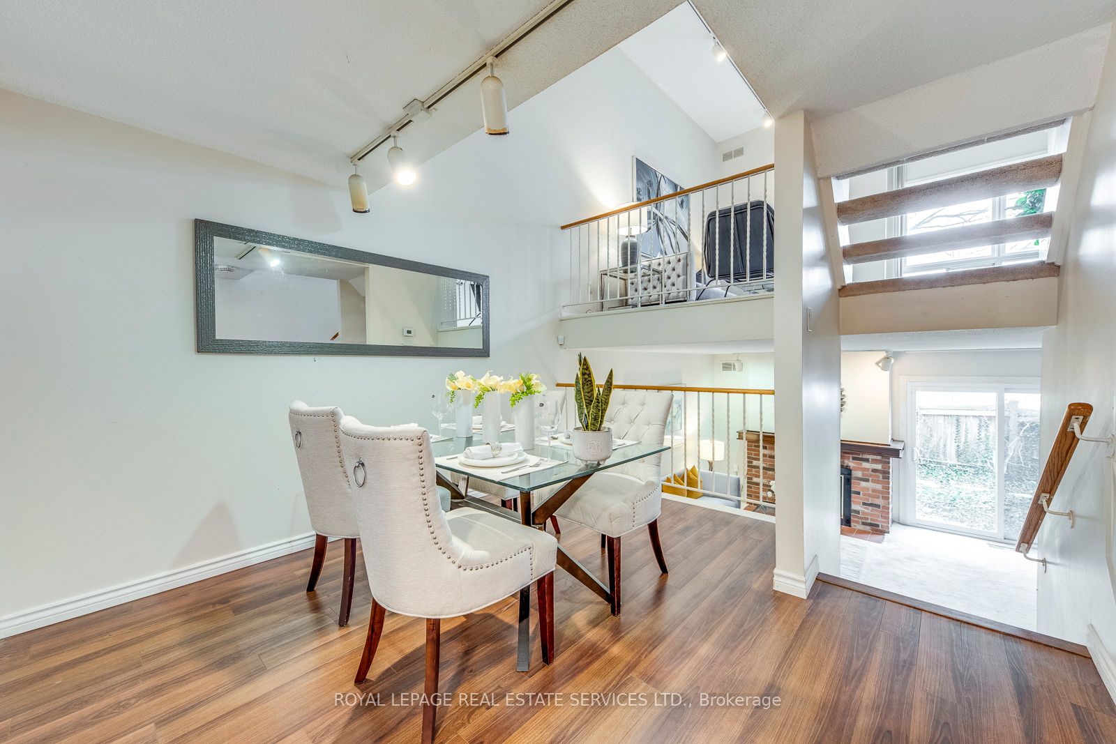 19 Dutch Myrtle Way, #19