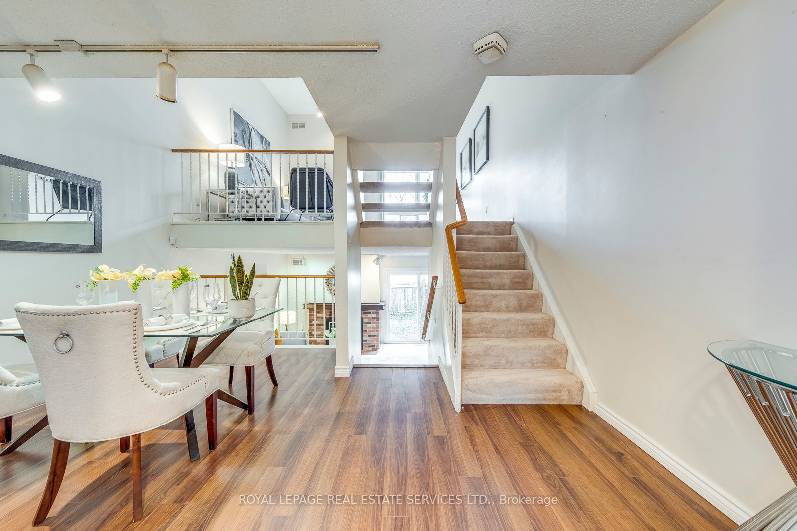 19 Dutch Myrtle Way, #19