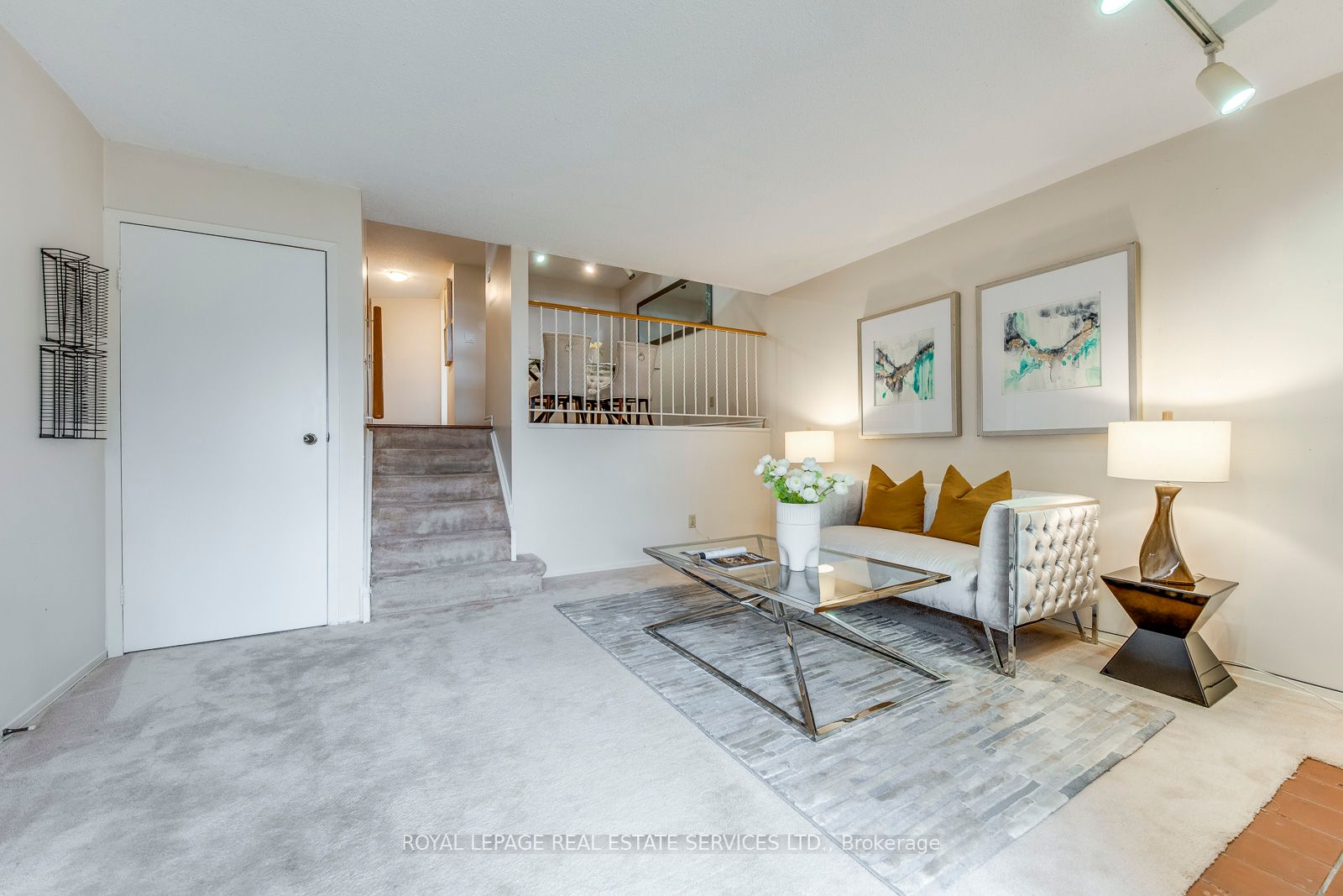 19 Dutch Myrtle Way, #19