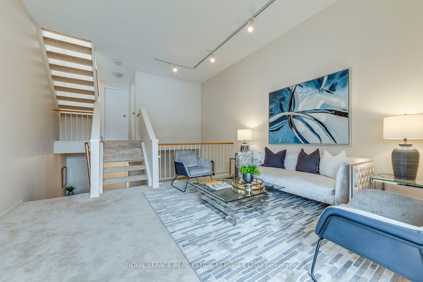 19 Dutch Myrtle Way, #19