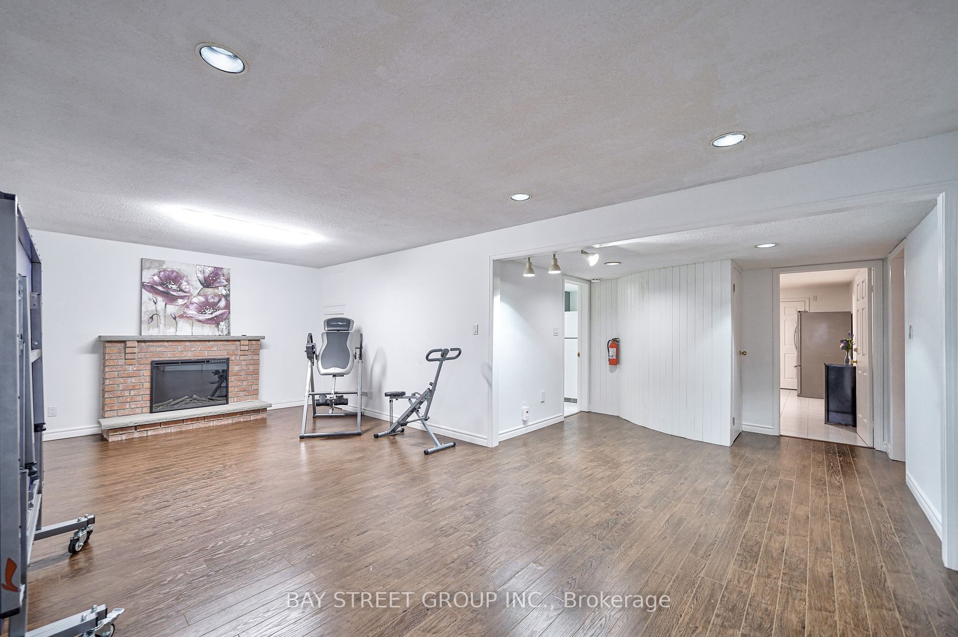 222 Hollywood Avenue