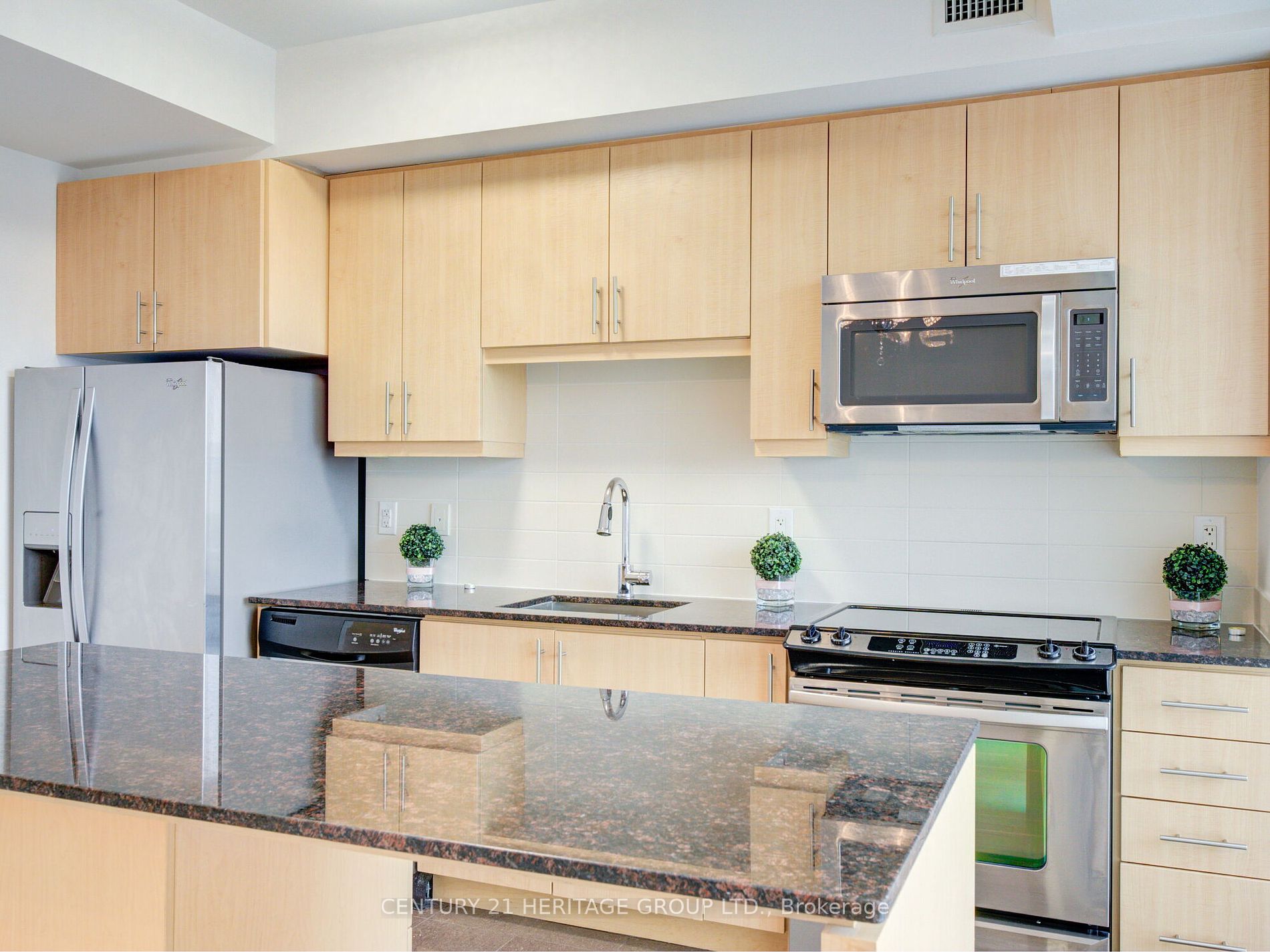2756 Old Leslie Street, #909