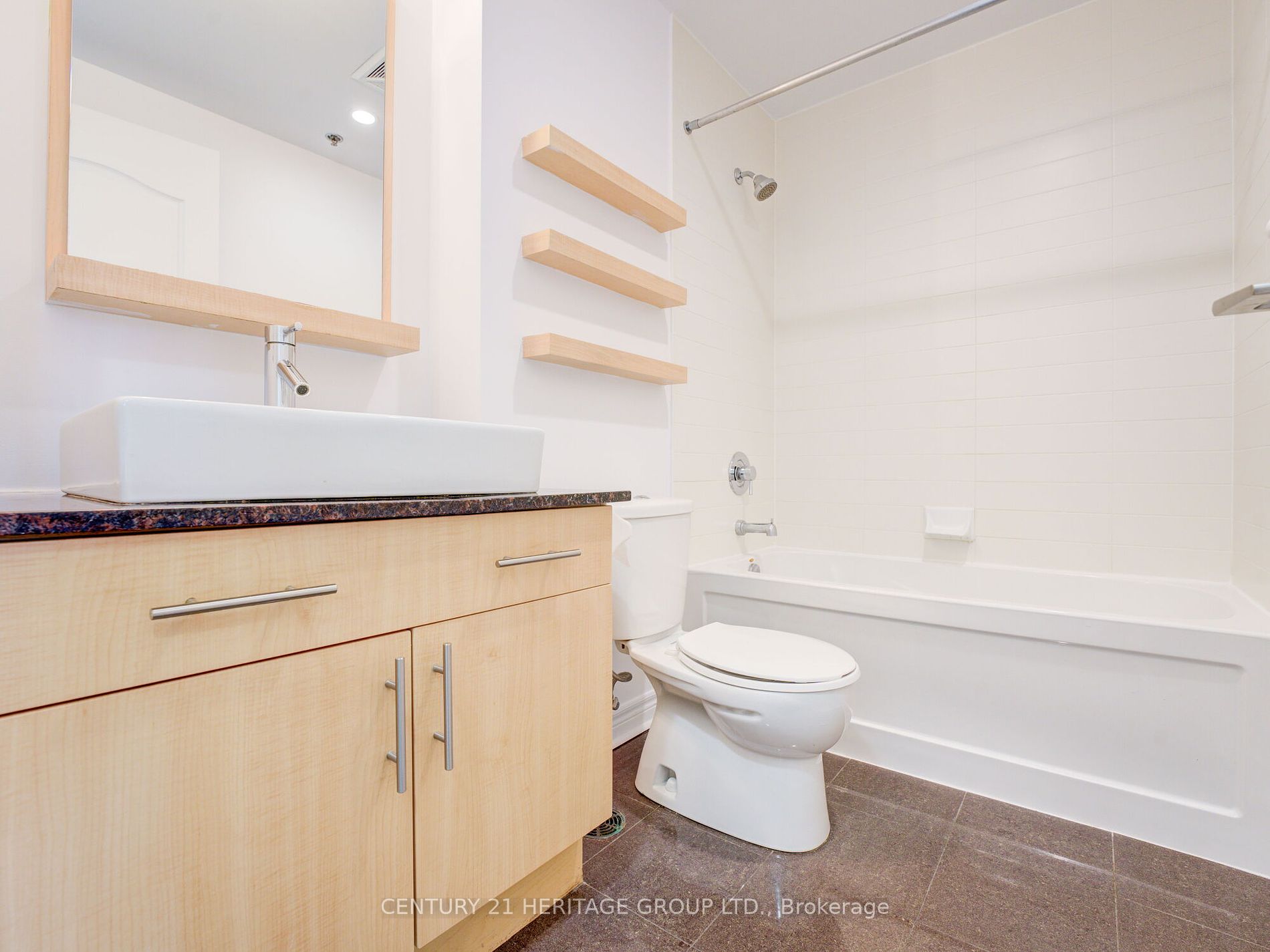2756 Old Leslie Street, #909