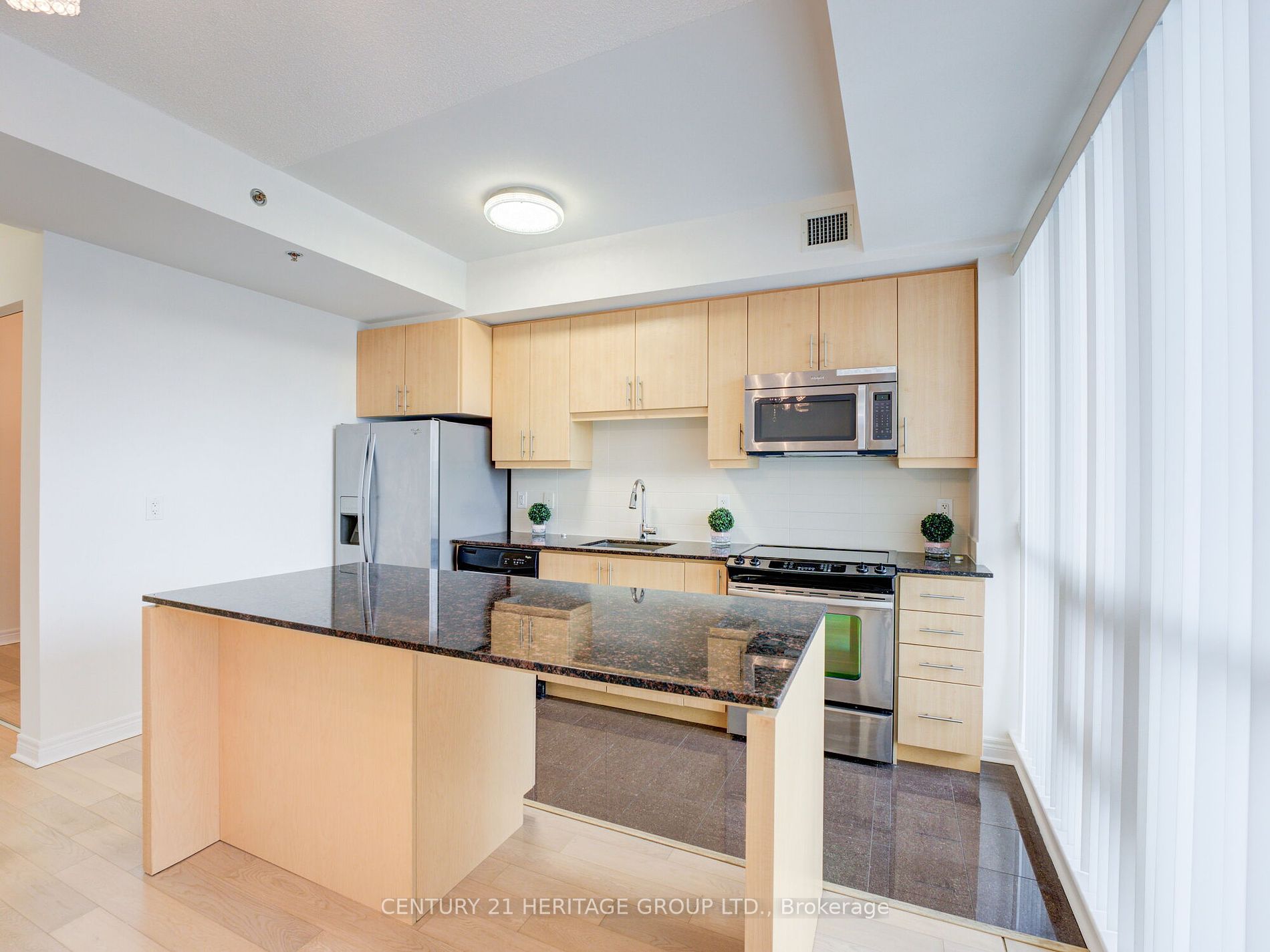 2756 Old Leslie Street, #909