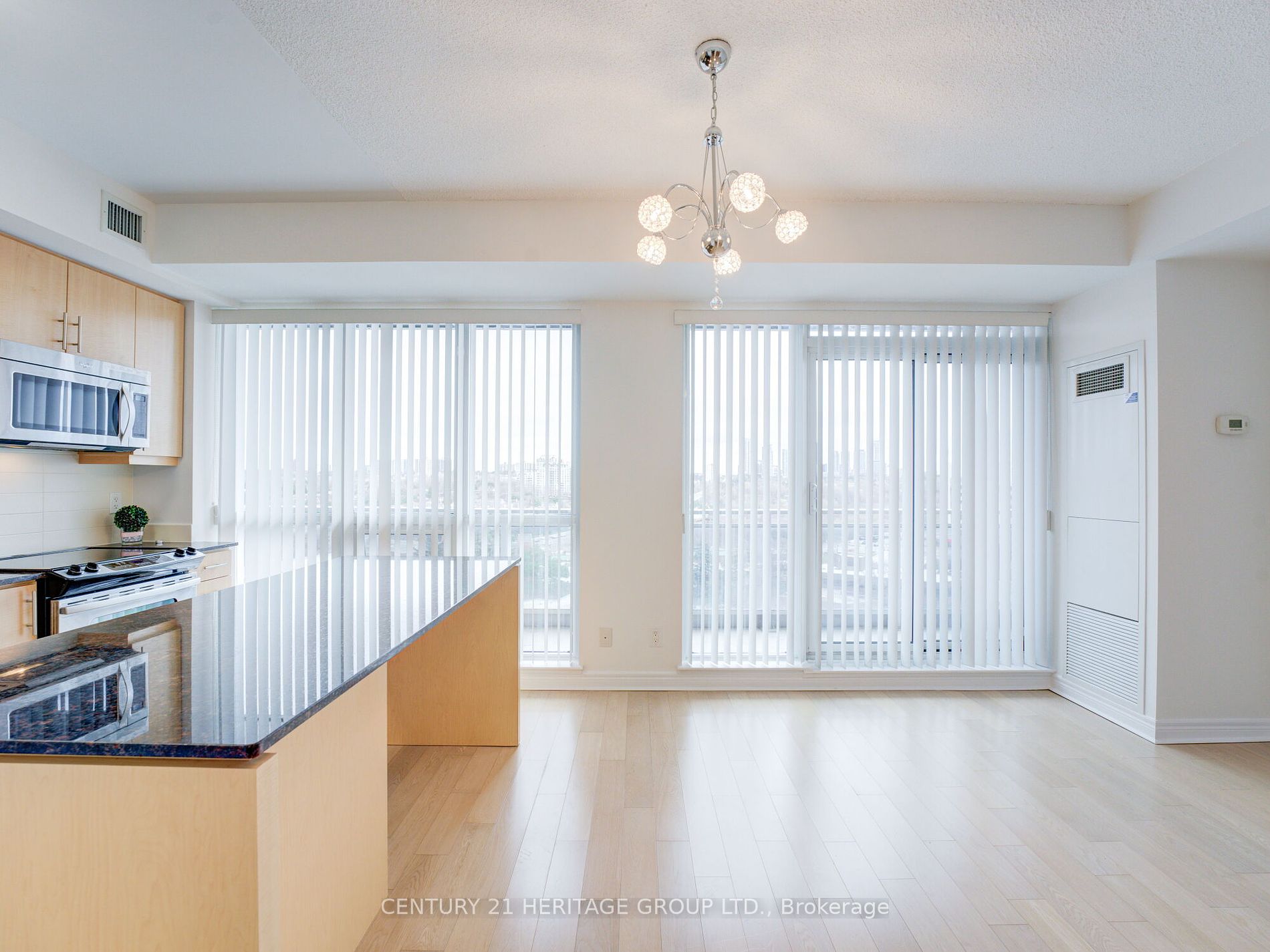 2756 Old Leslie Street, #909