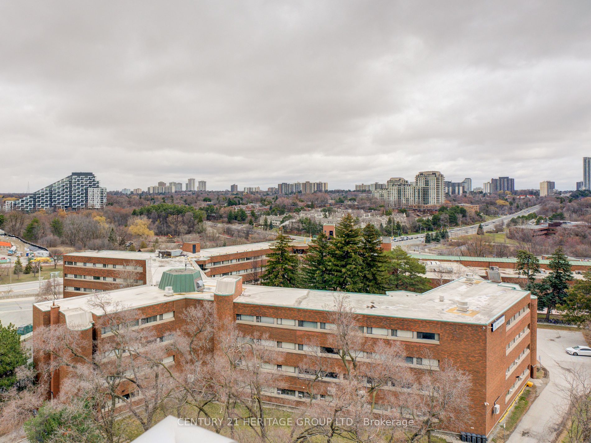 2756 Old Leslie Street, #909