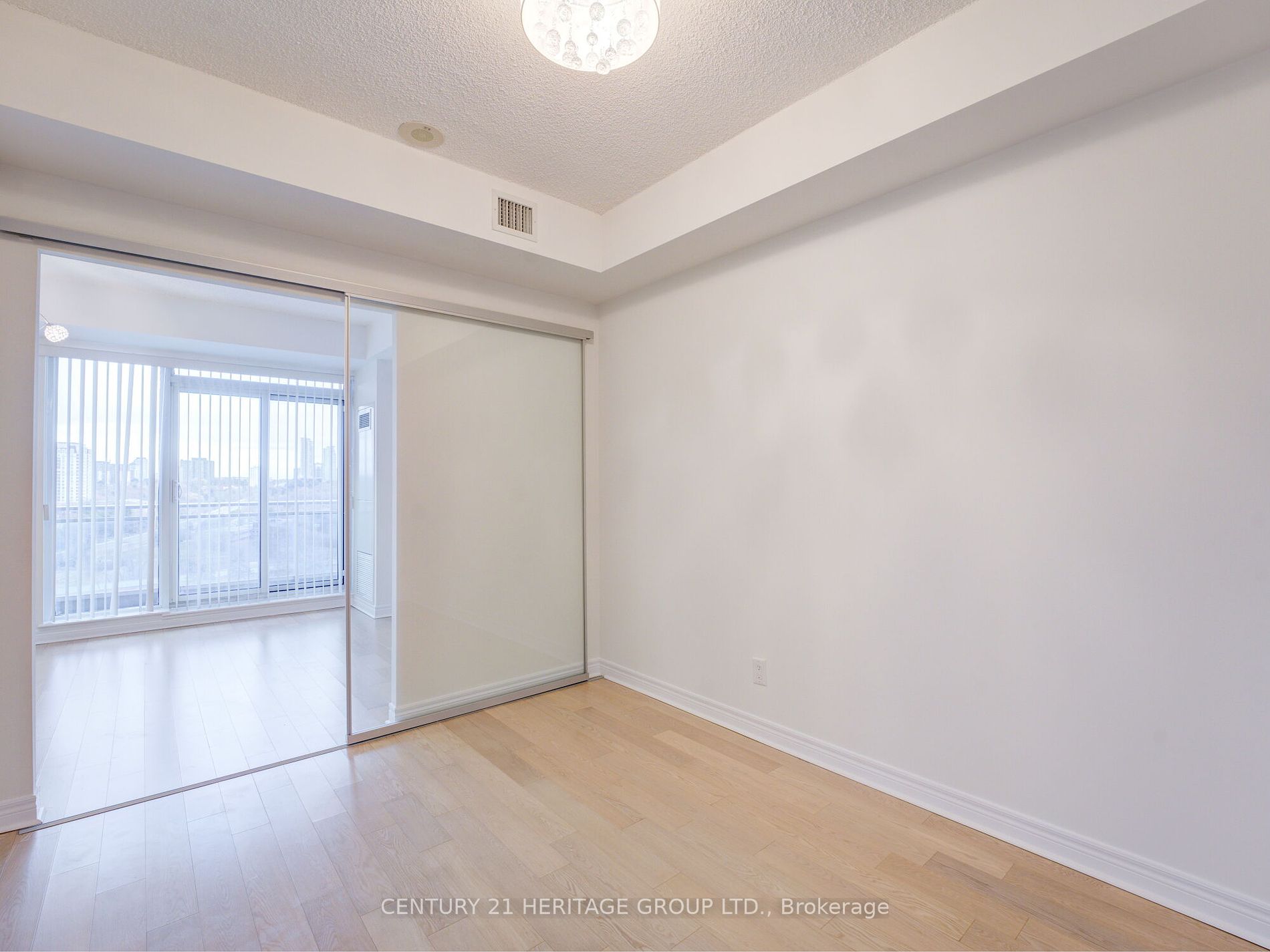 2756 Old Leslie Street, #909