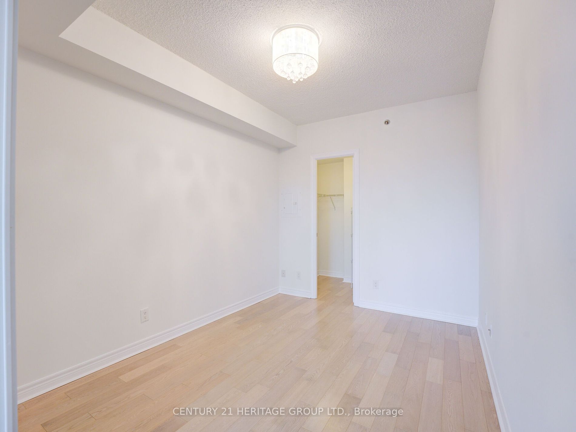 2756 Old Leslie Street, #909