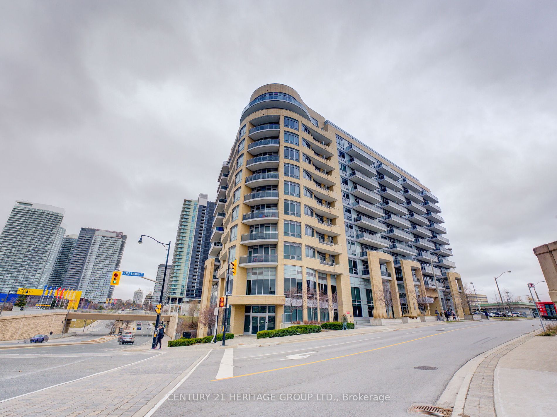 2756 Old Leslie Street, #909