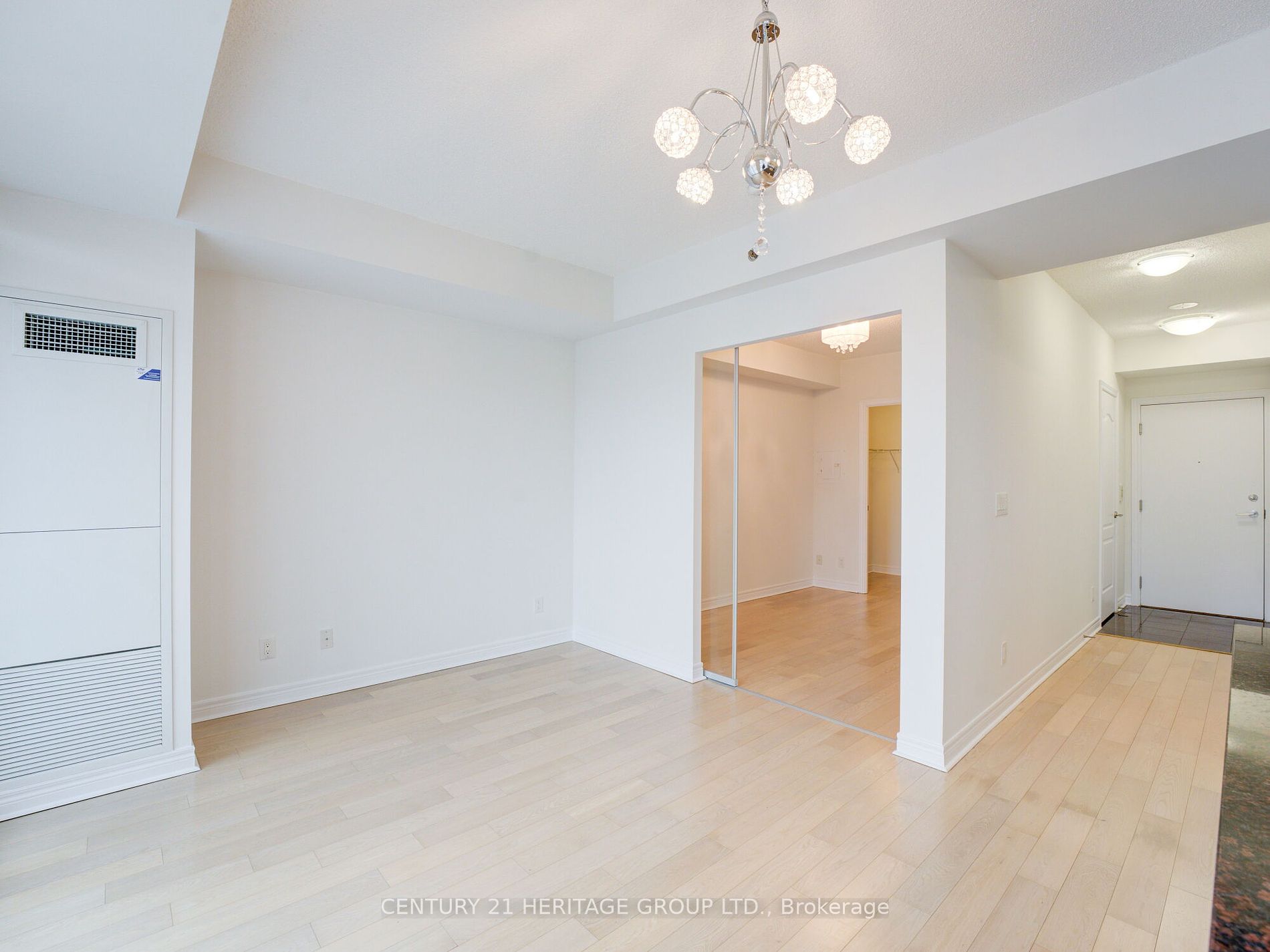 2756 Old Leslie Street, #909
