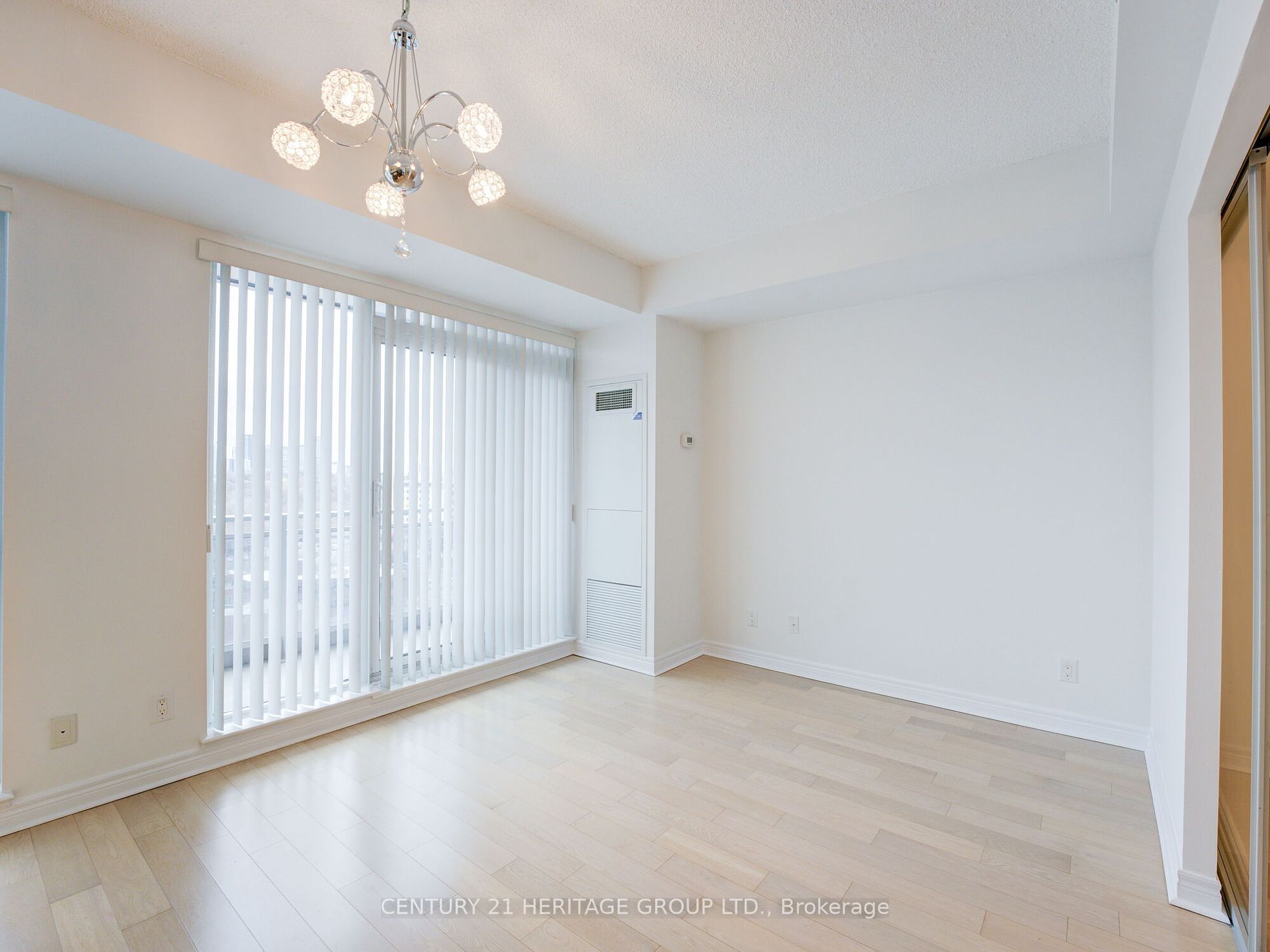 2756 Old Leslie Street, #909