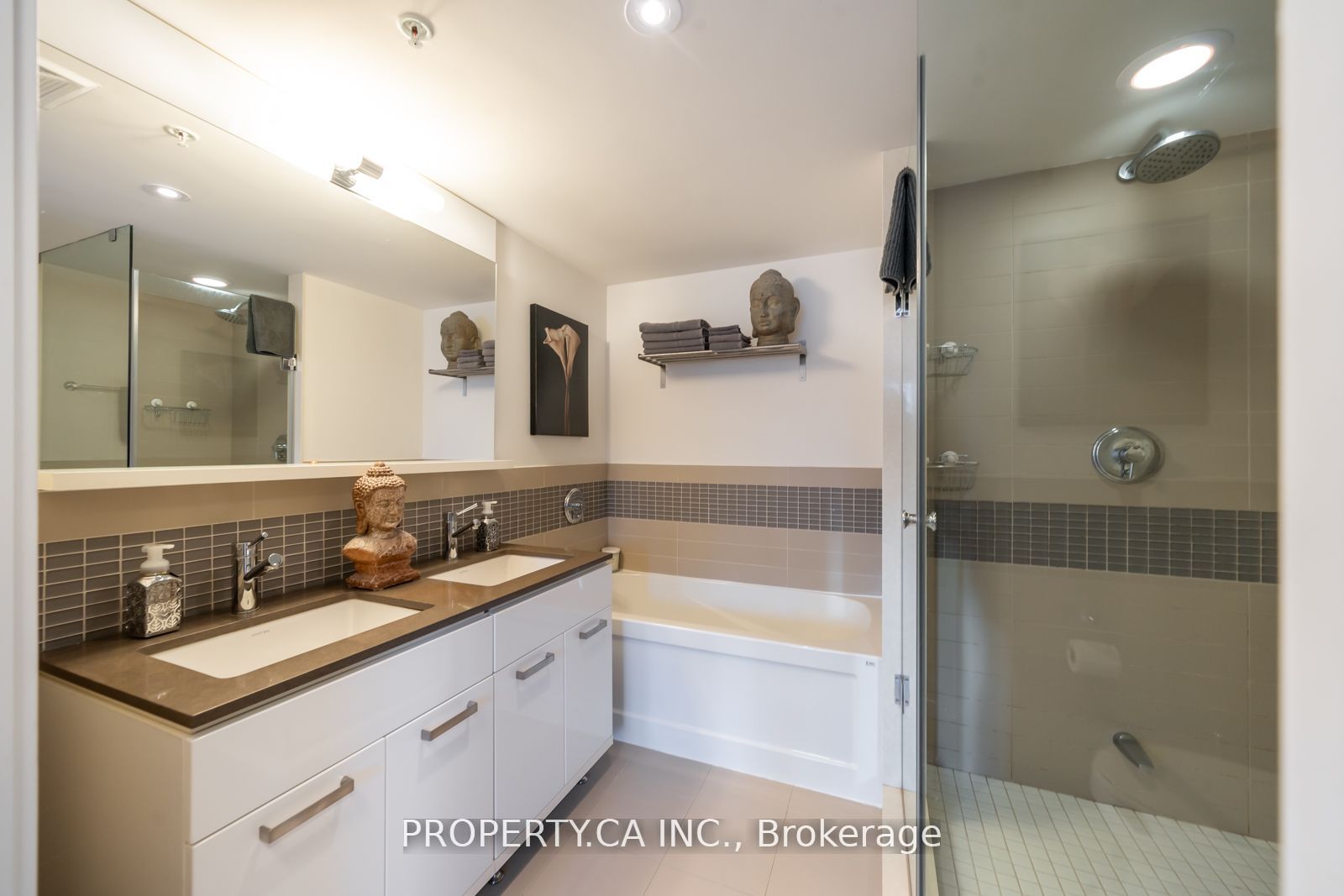 295 Adelaide St W, #1804