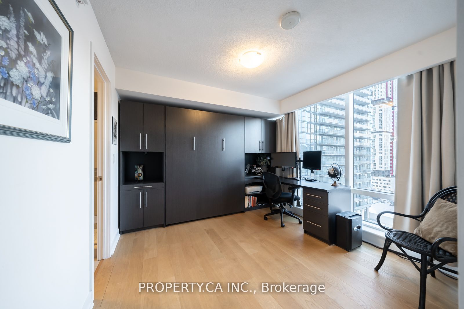 295 Adelaide St W, #1804